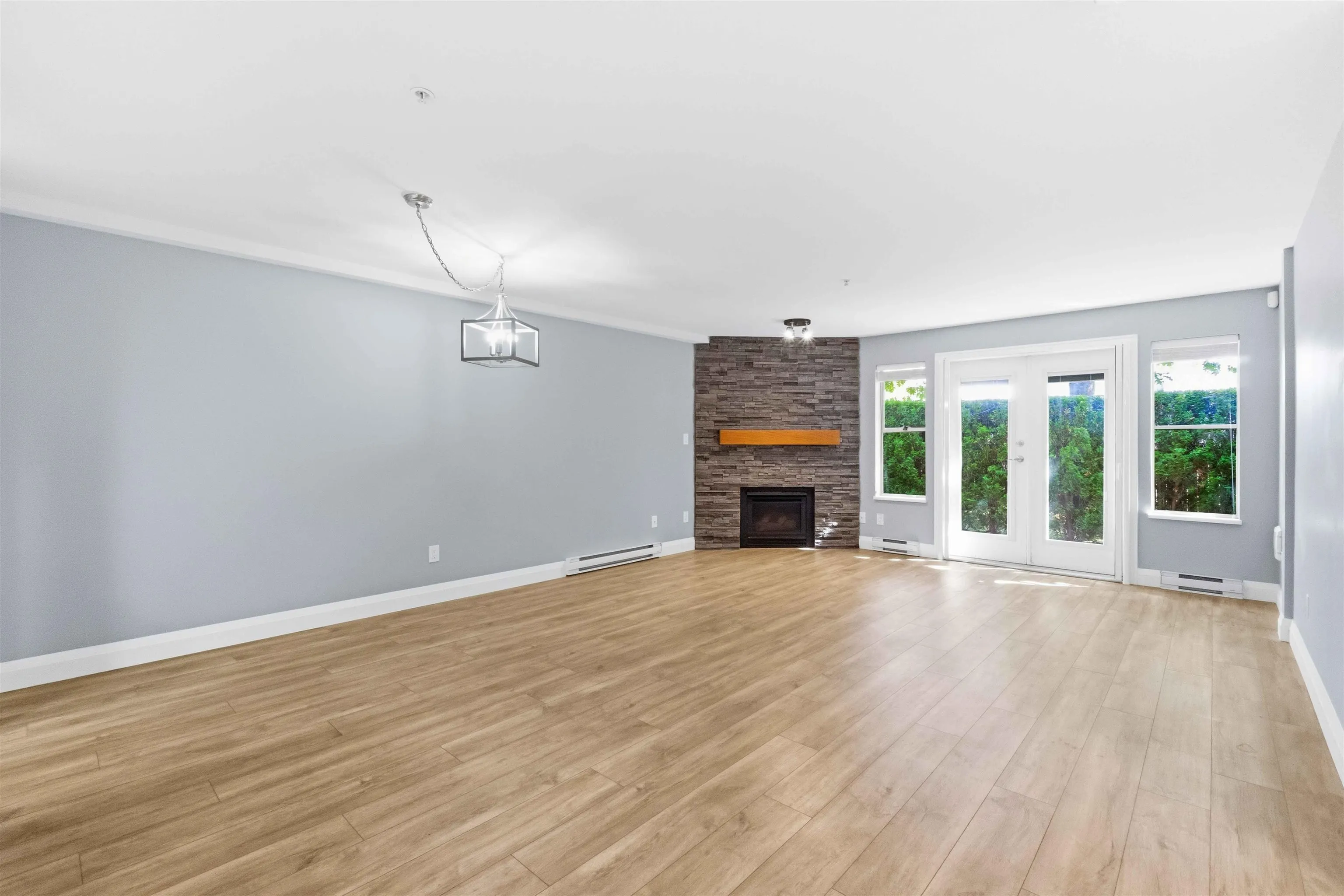 19160 119 Avenue #8