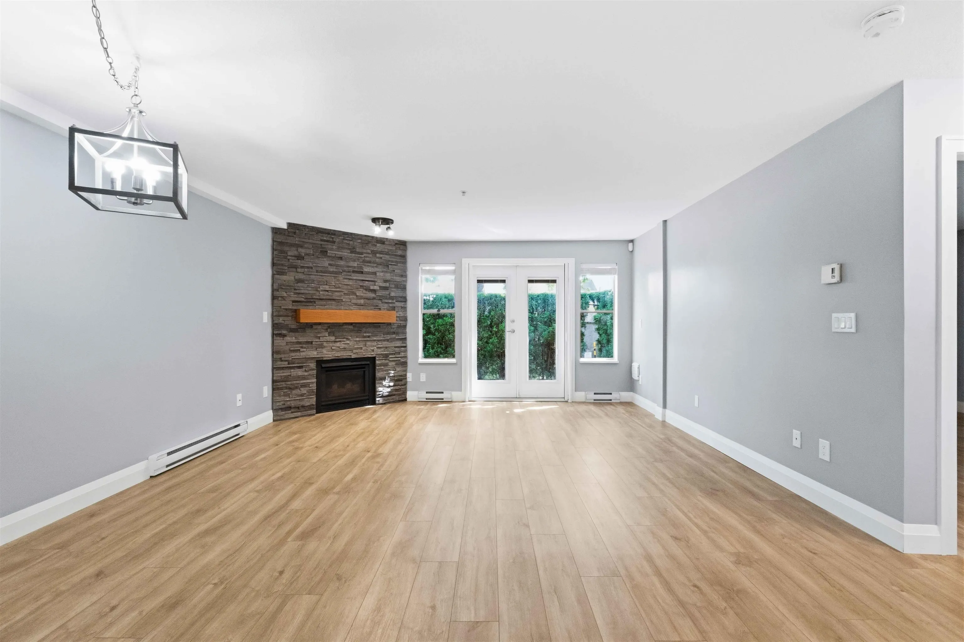19160 119 Avenue #8
