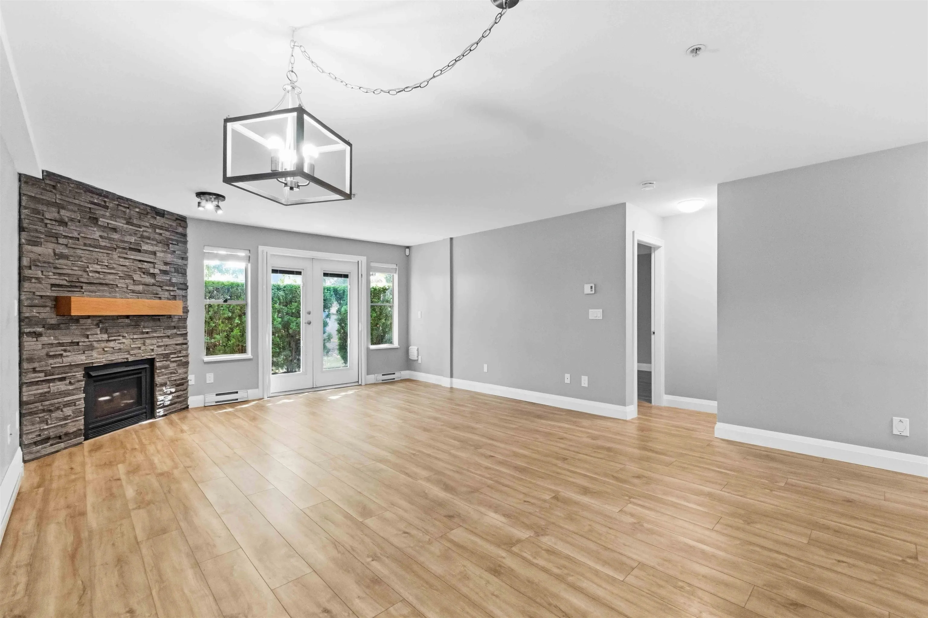 19160 119 Avenue #8