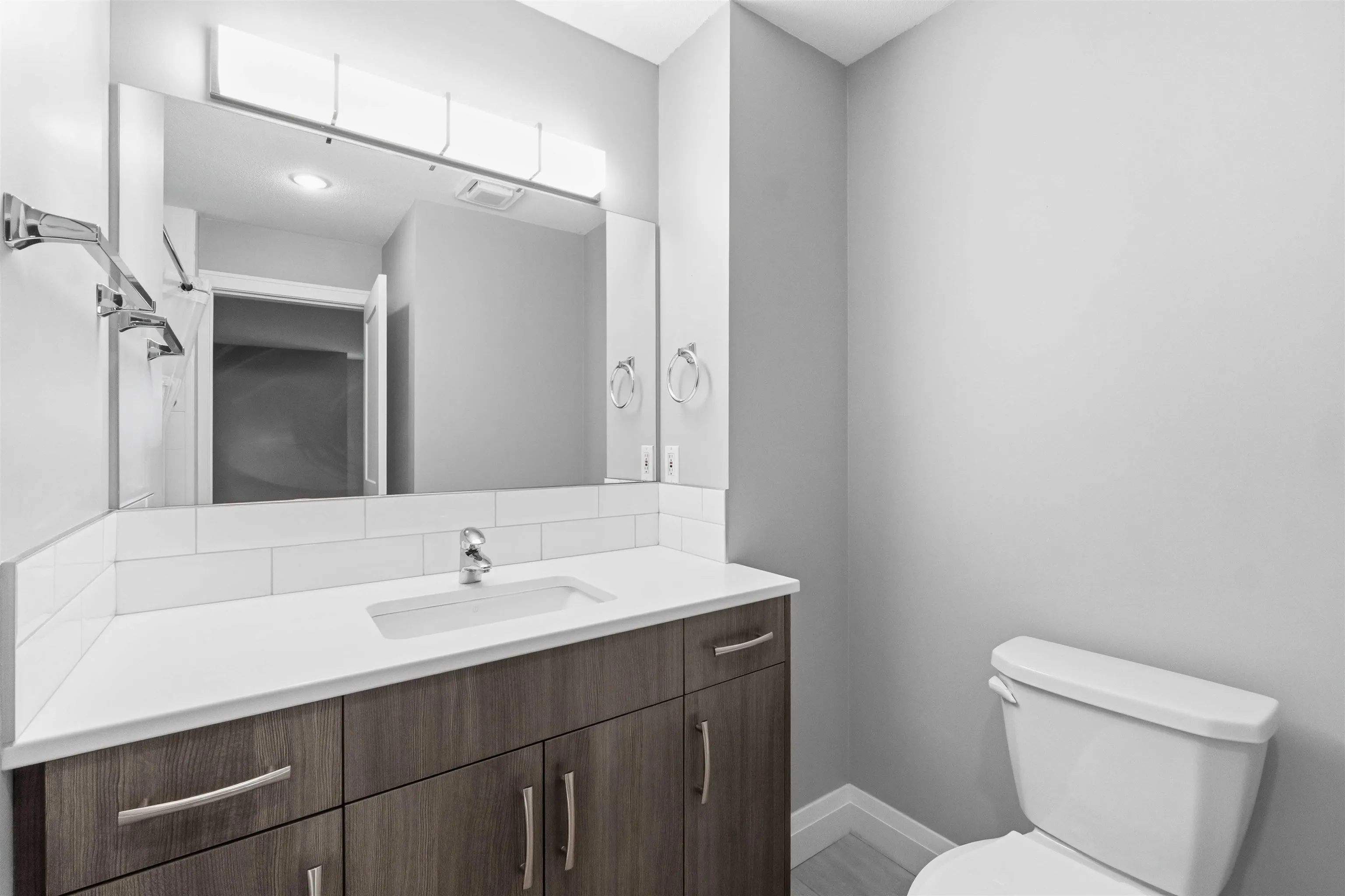 19160 119 Avenue #8