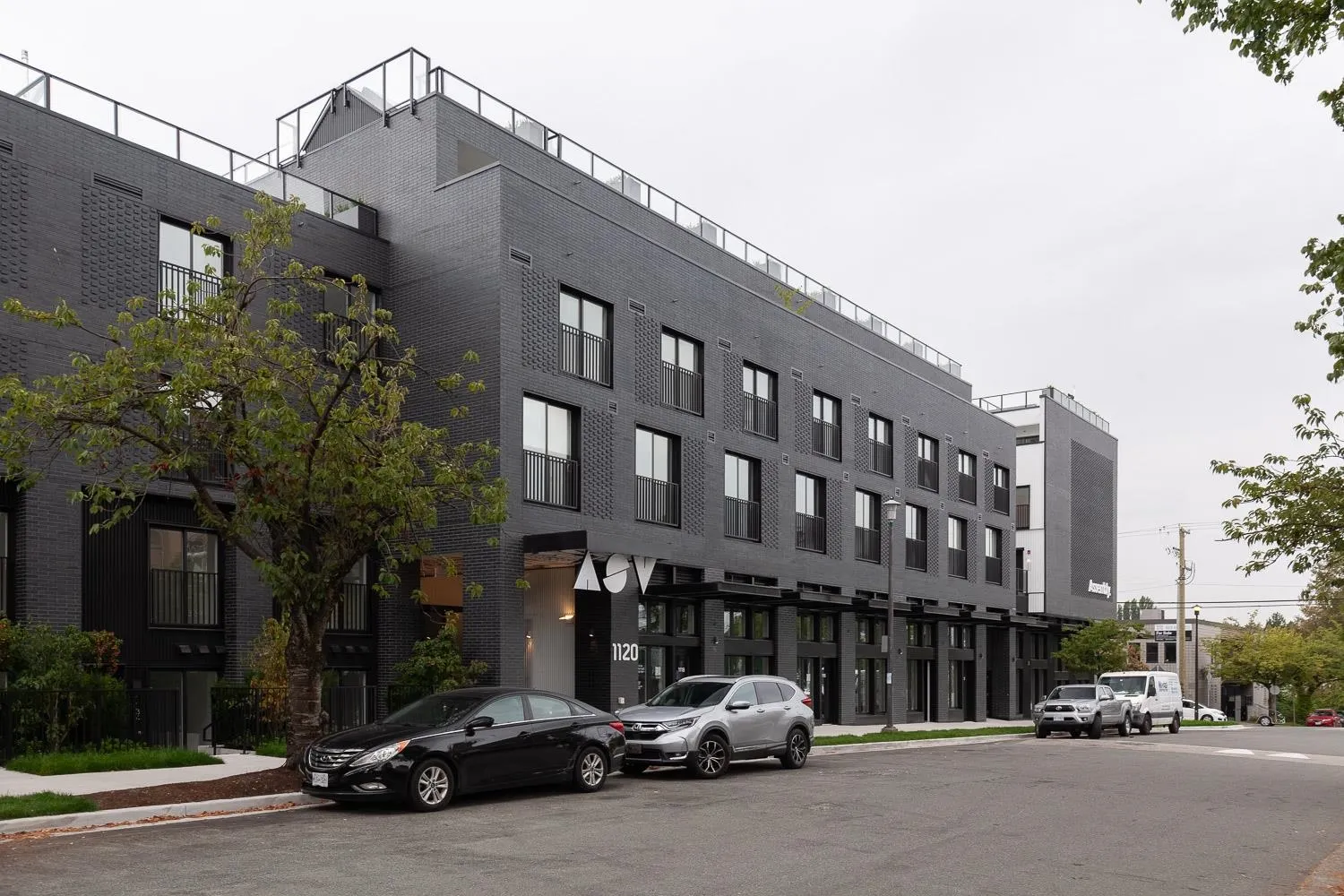 1120 E Georgia Street #321