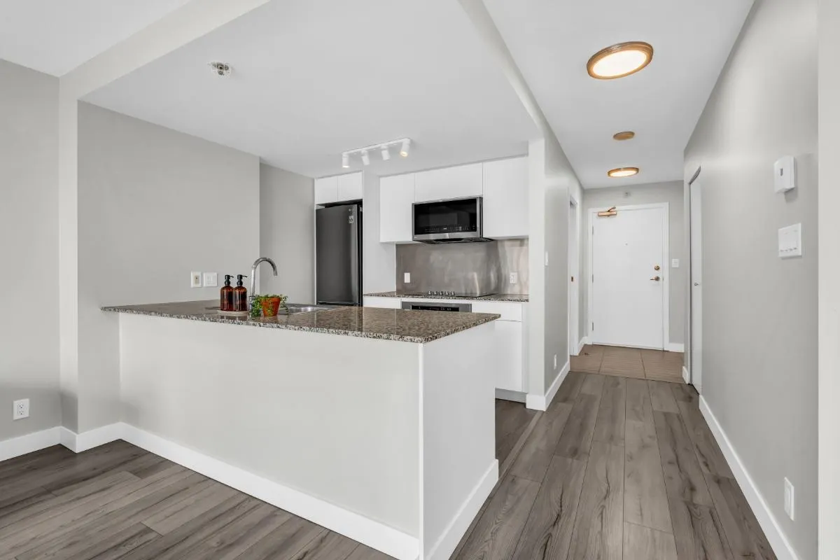 788 Hamilton Street #1805