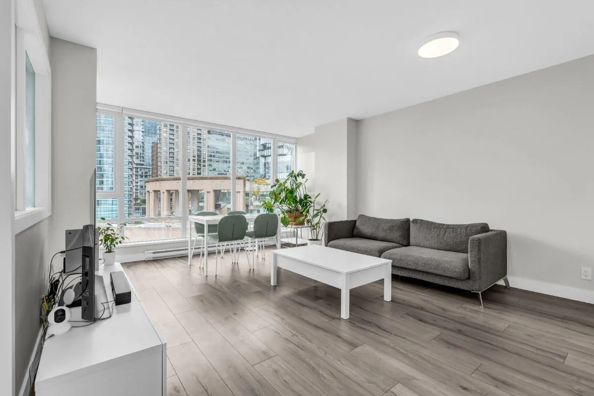 788 Hamilton Street #1805