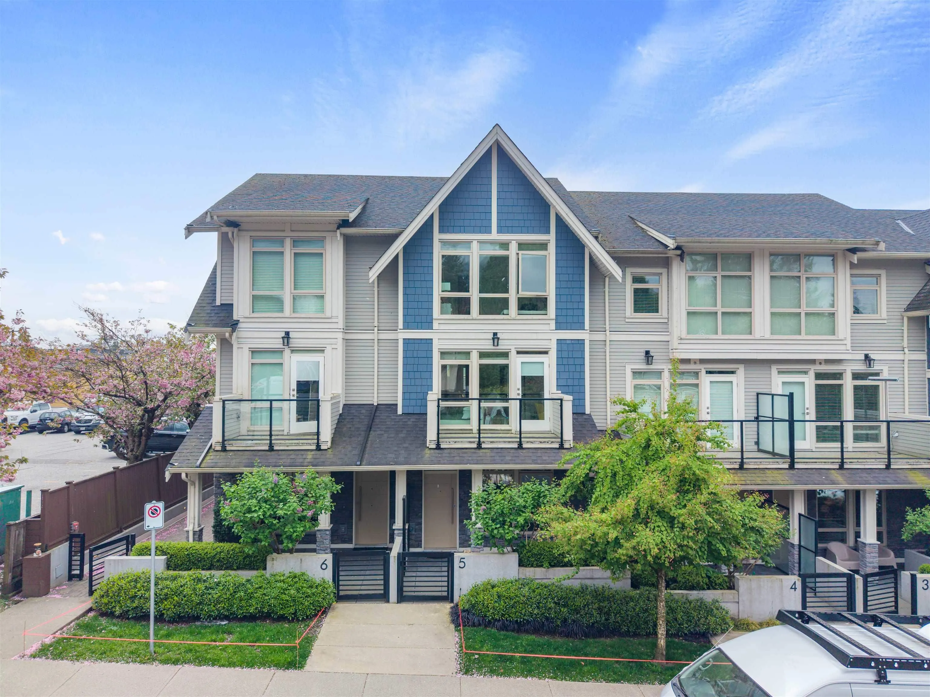 115 W Queens Road #5