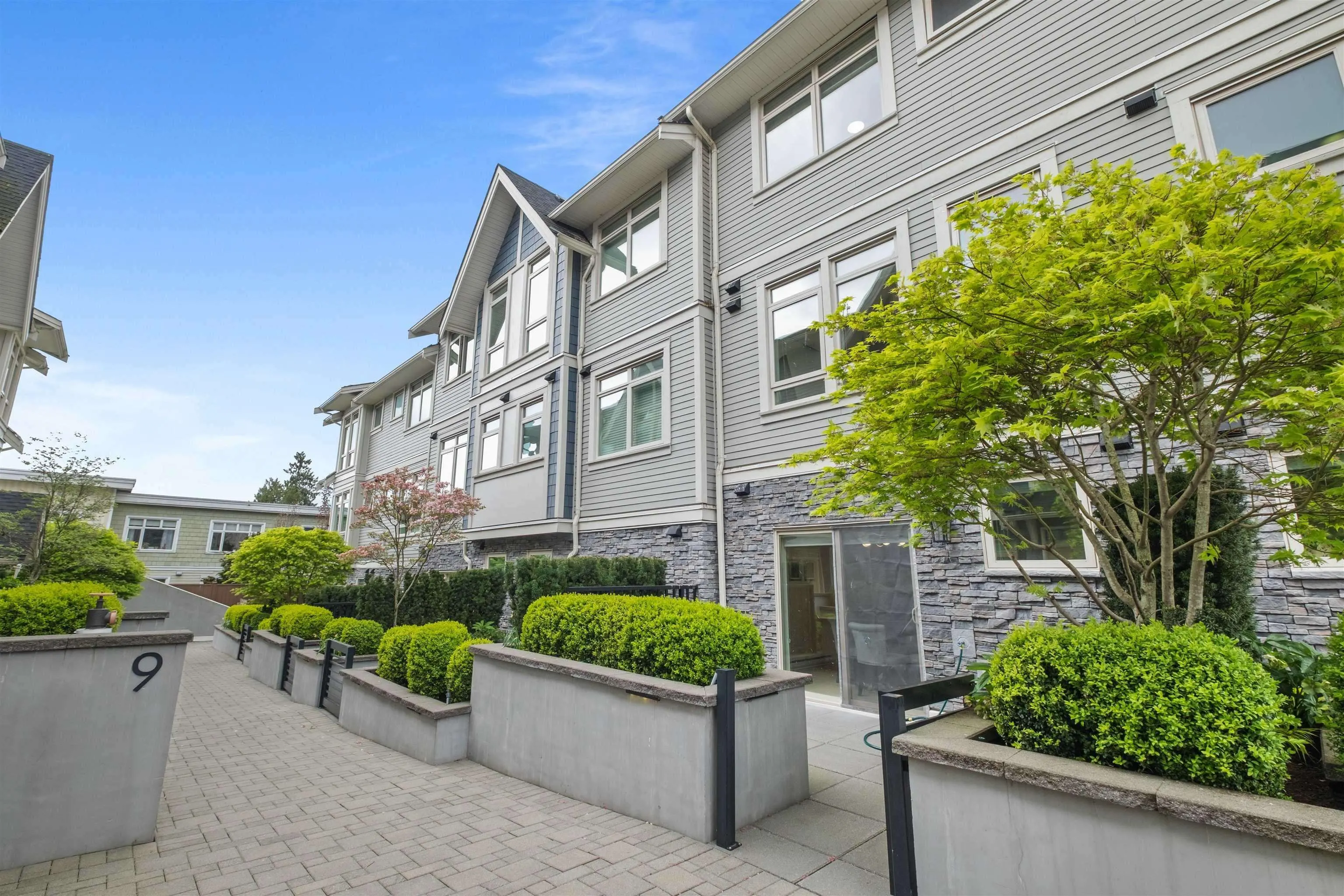 115 W Queens Road #5