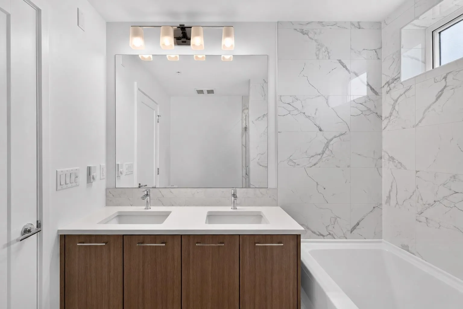 561 W 29th Avenue