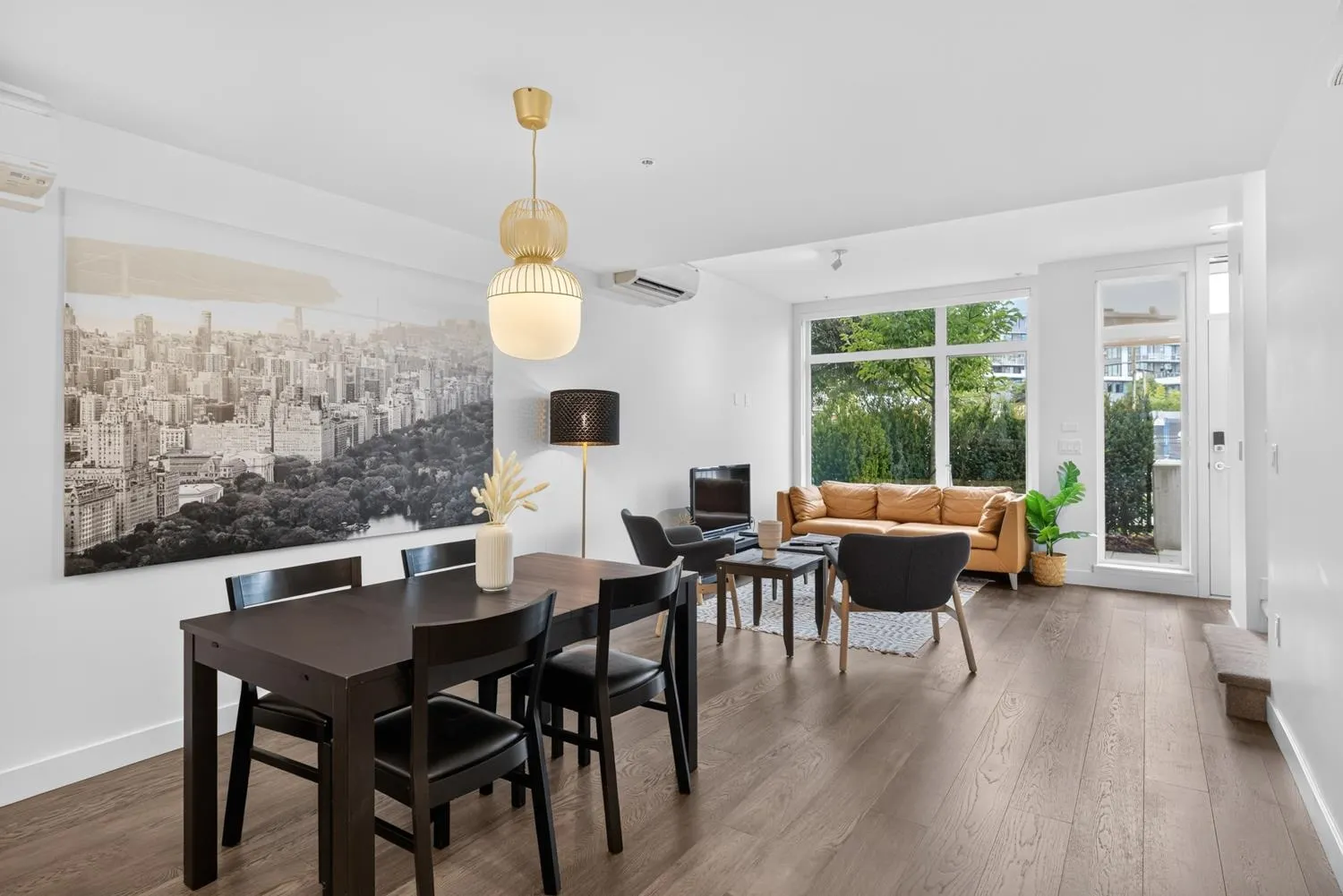 561 W 29th Avenue