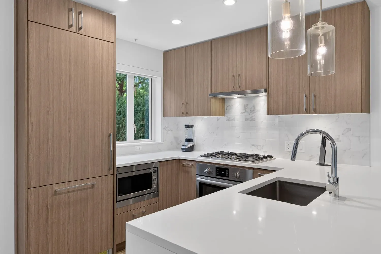 561 W 29th Avenue