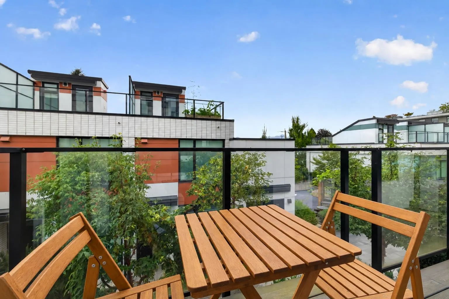 561 W 29th Avenue