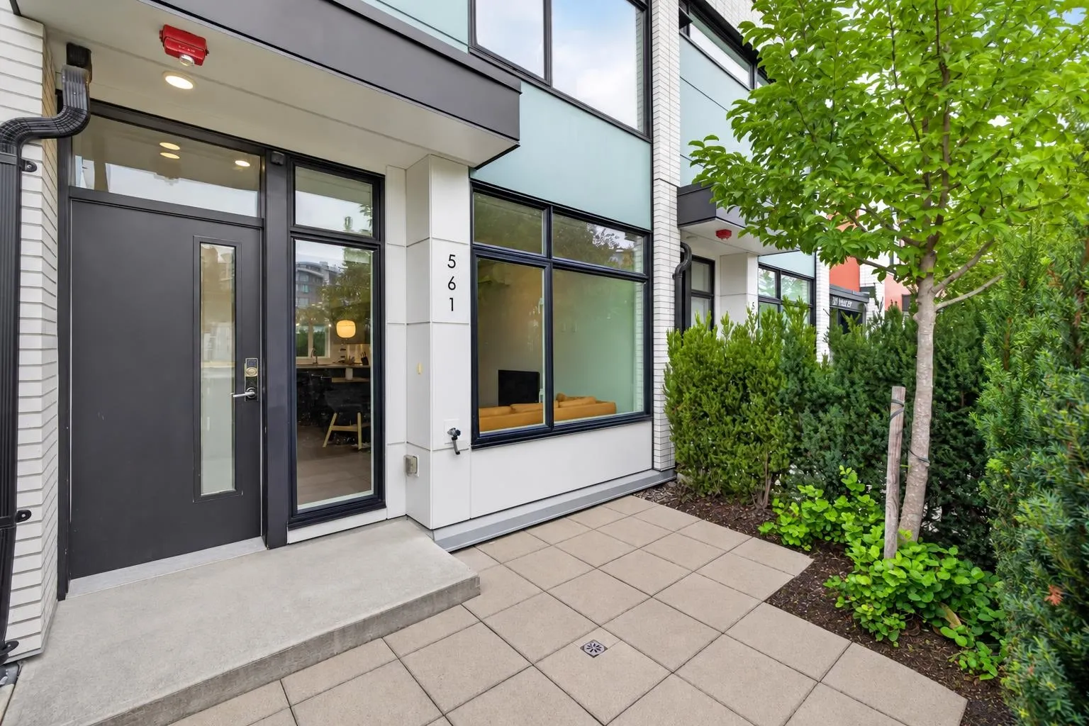 561 W 29th Avenue