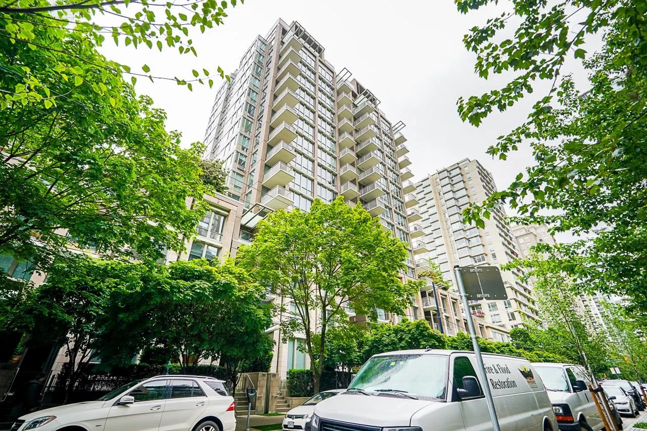 1055 Richards Street #210
