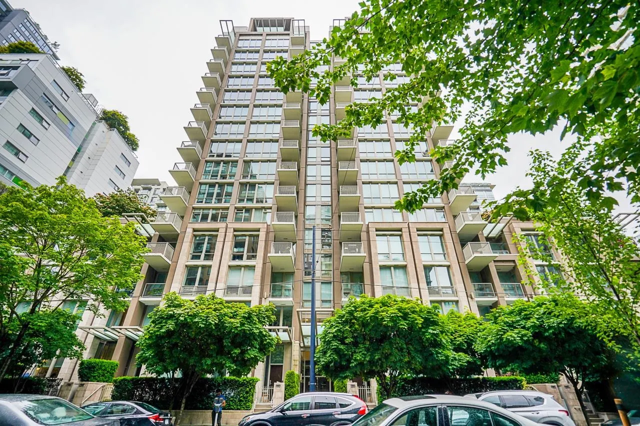 1055 Richards Street #210