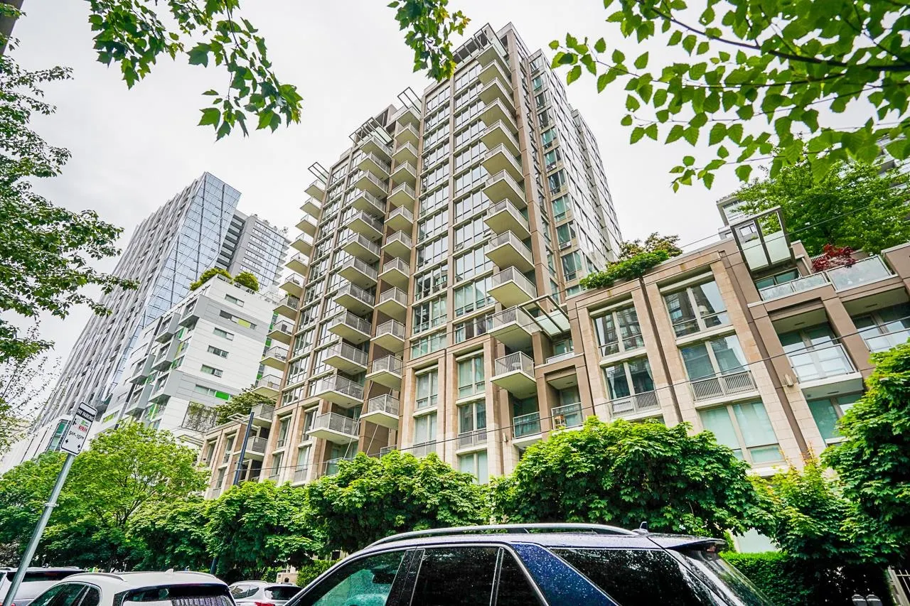1055 Richards Street #210