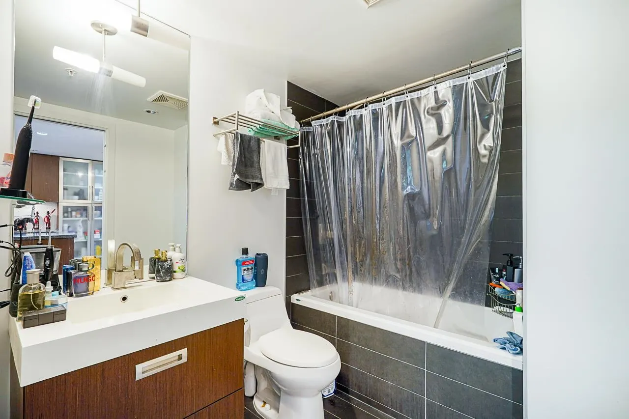 1055 Richards Street #210