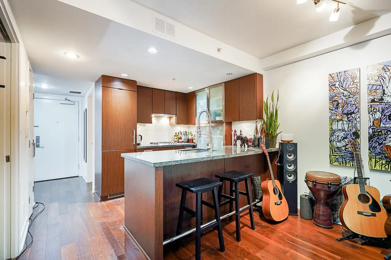 1055 Richards Street #210