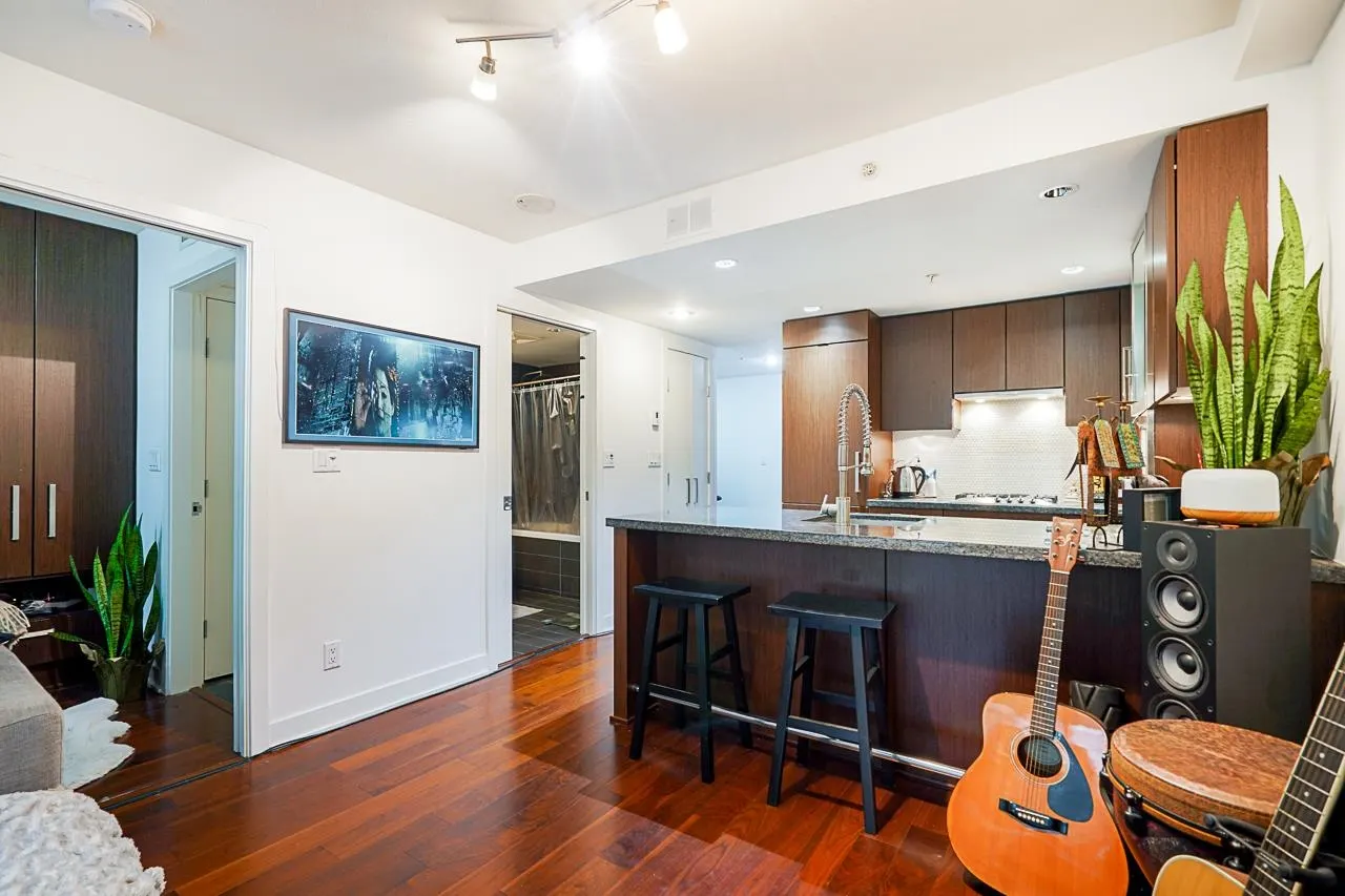 1055 Richards Street #210