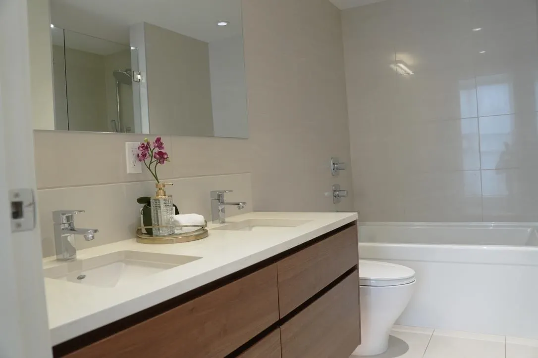 2095 W 44th Avenue #203
