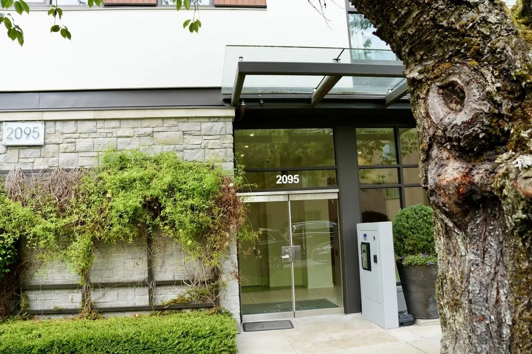 2095 W 44th Avenue #203