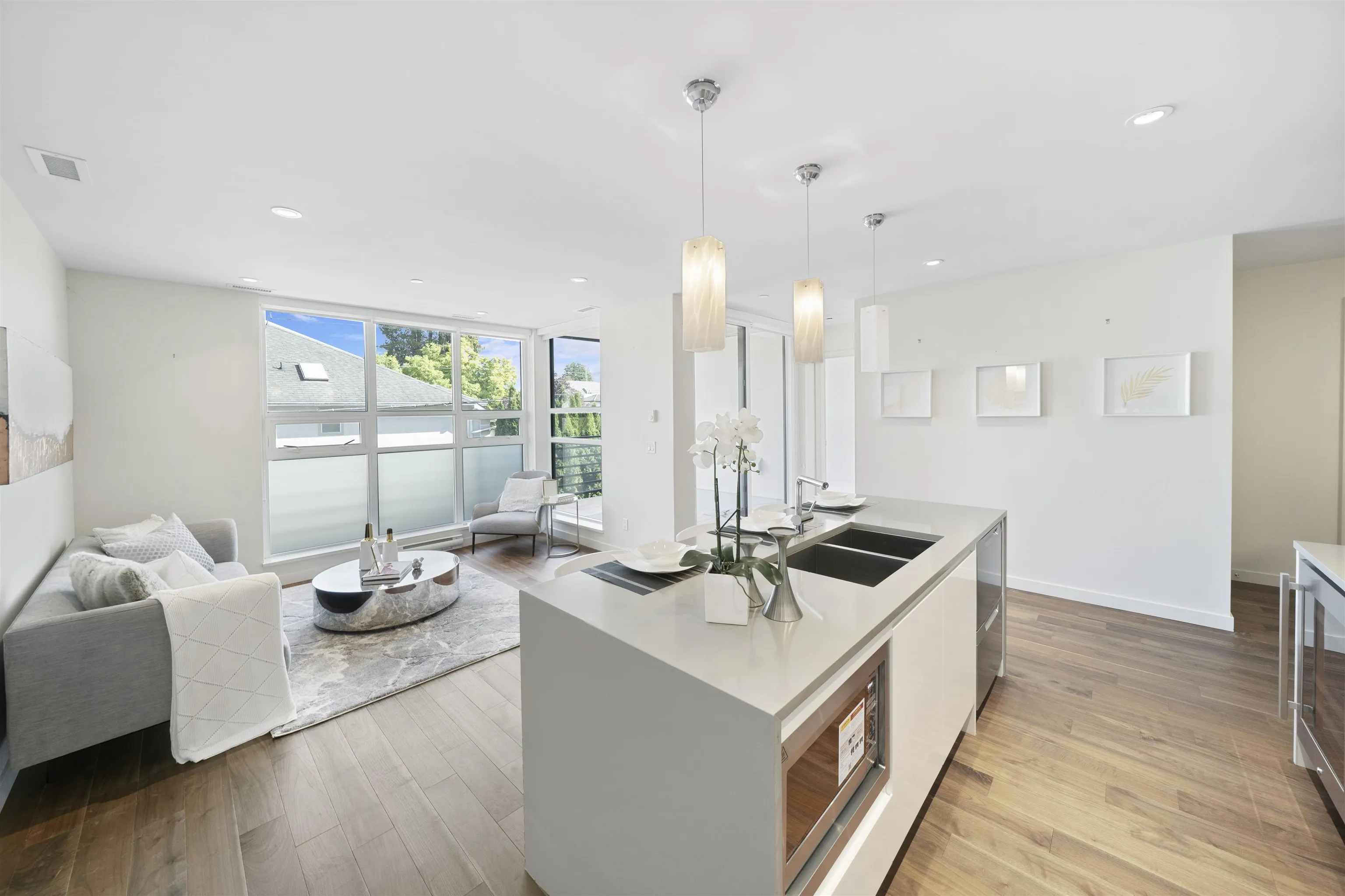 2095 W 44th Avenue #203