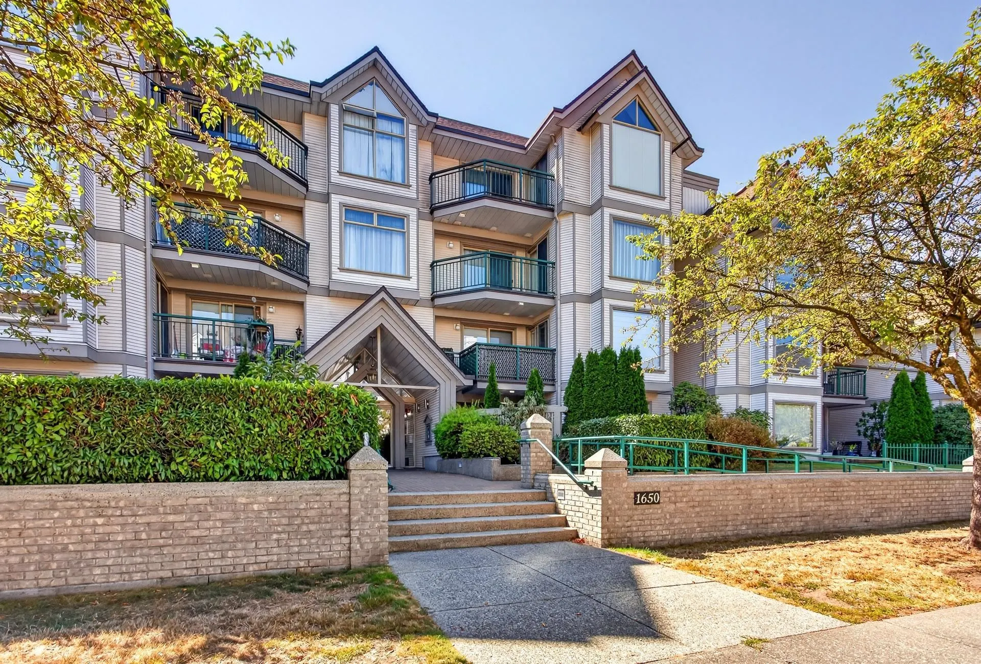 1650 Grant Avenue #306