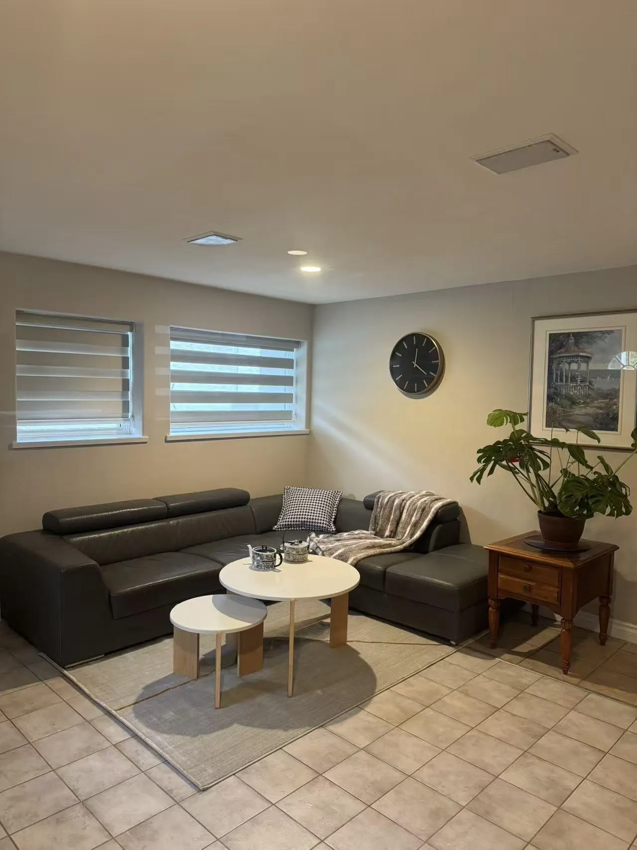 1527 Giles Place