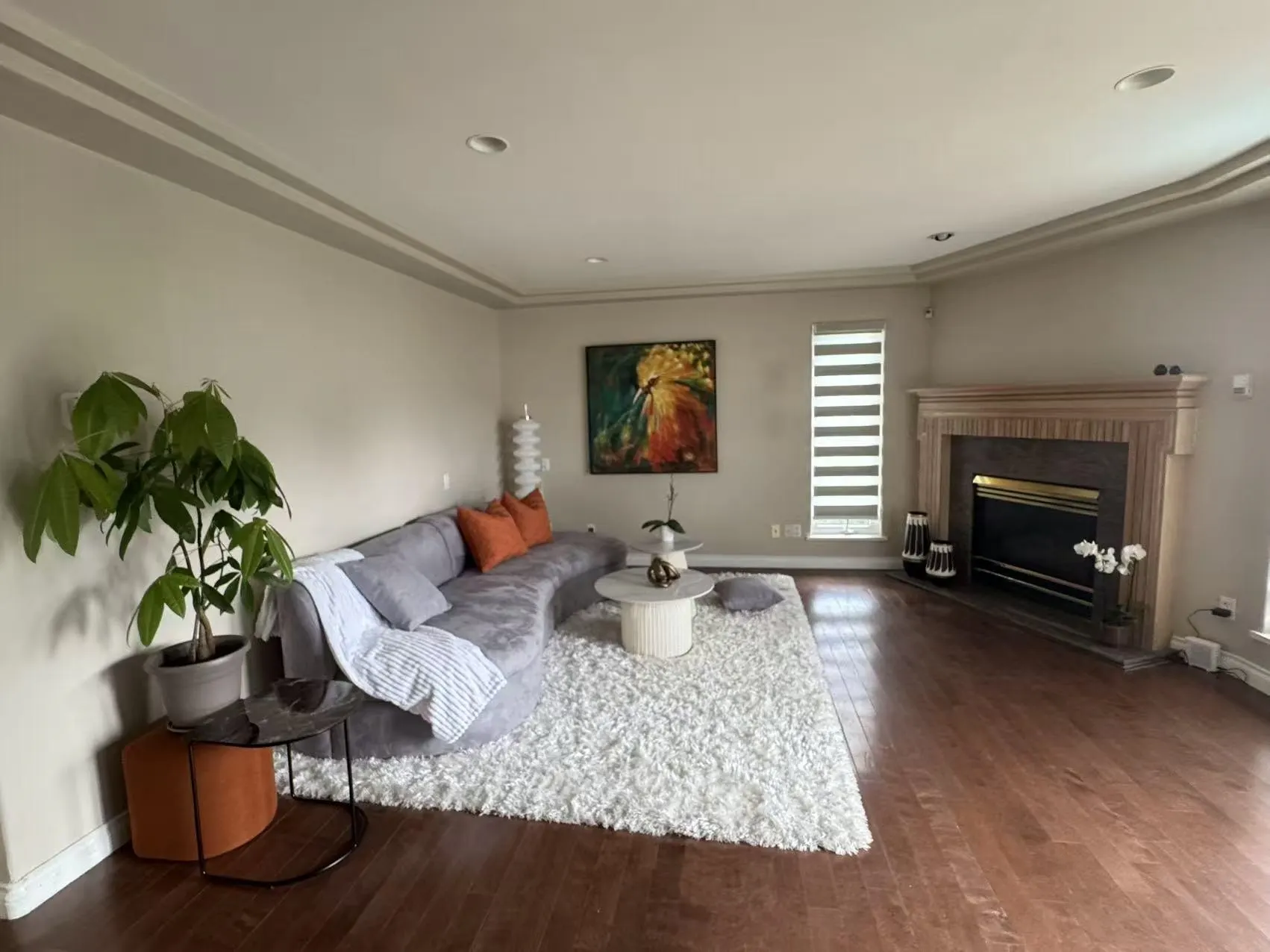 1527 Giles Place