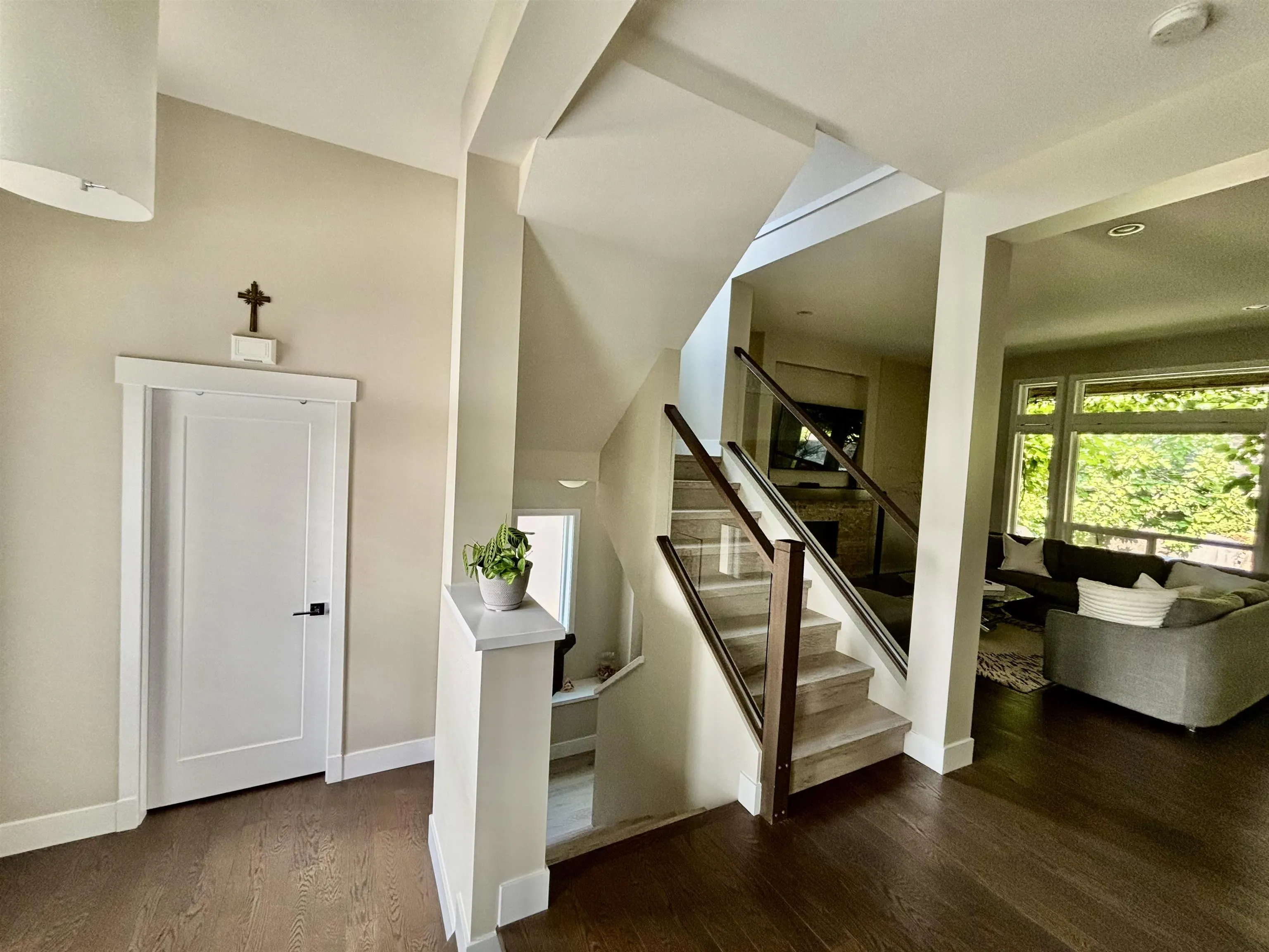 3509 Bishop Place