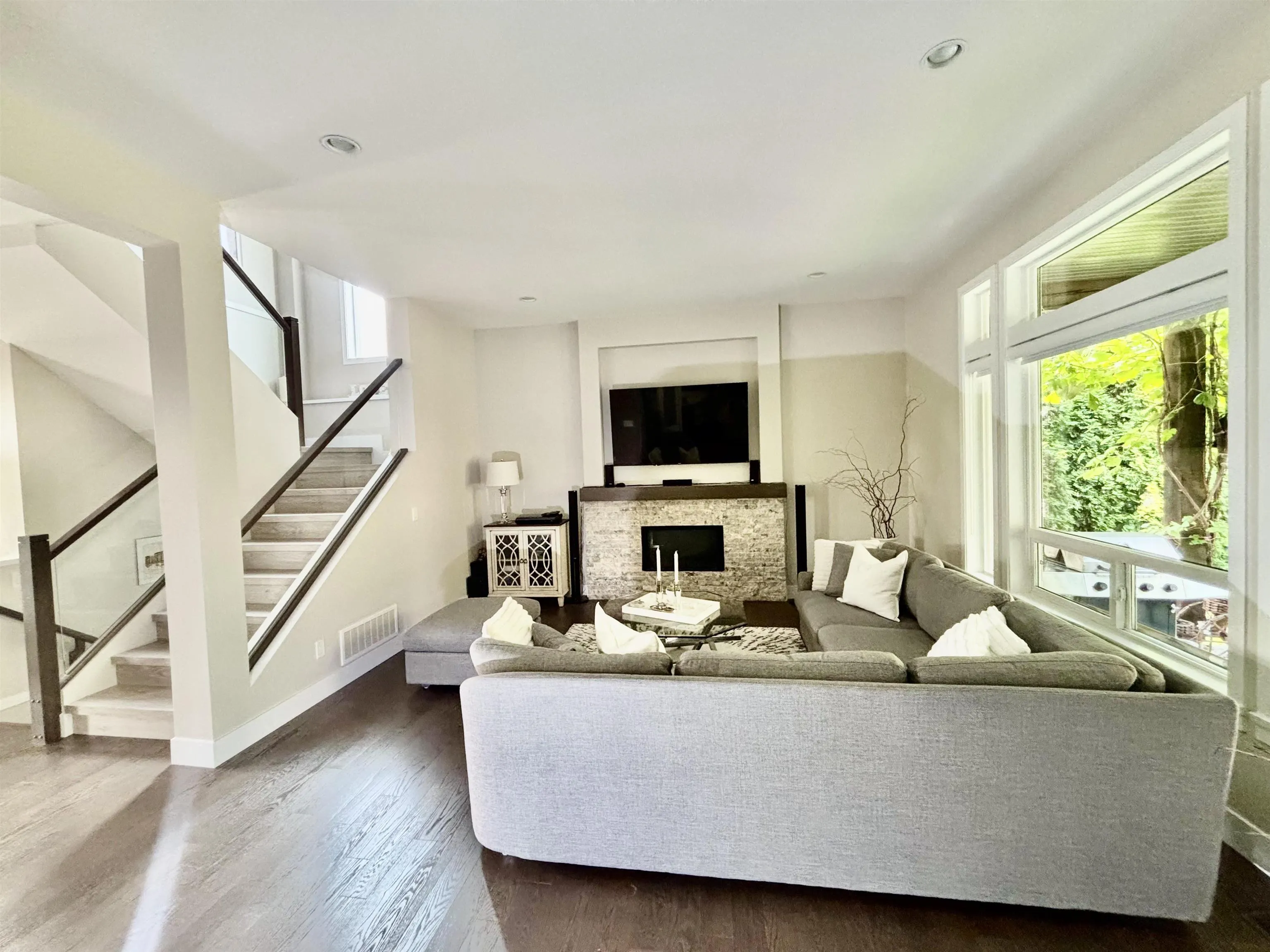 3509 Bishop Place