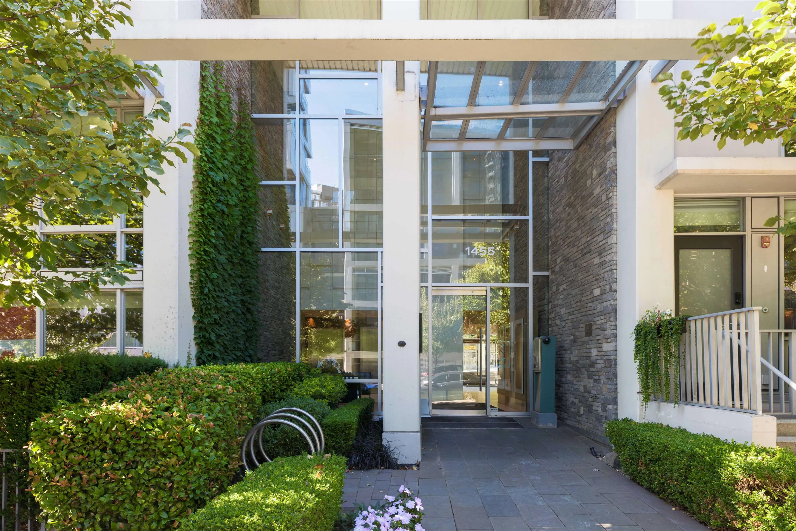 1455 Howe Street #805