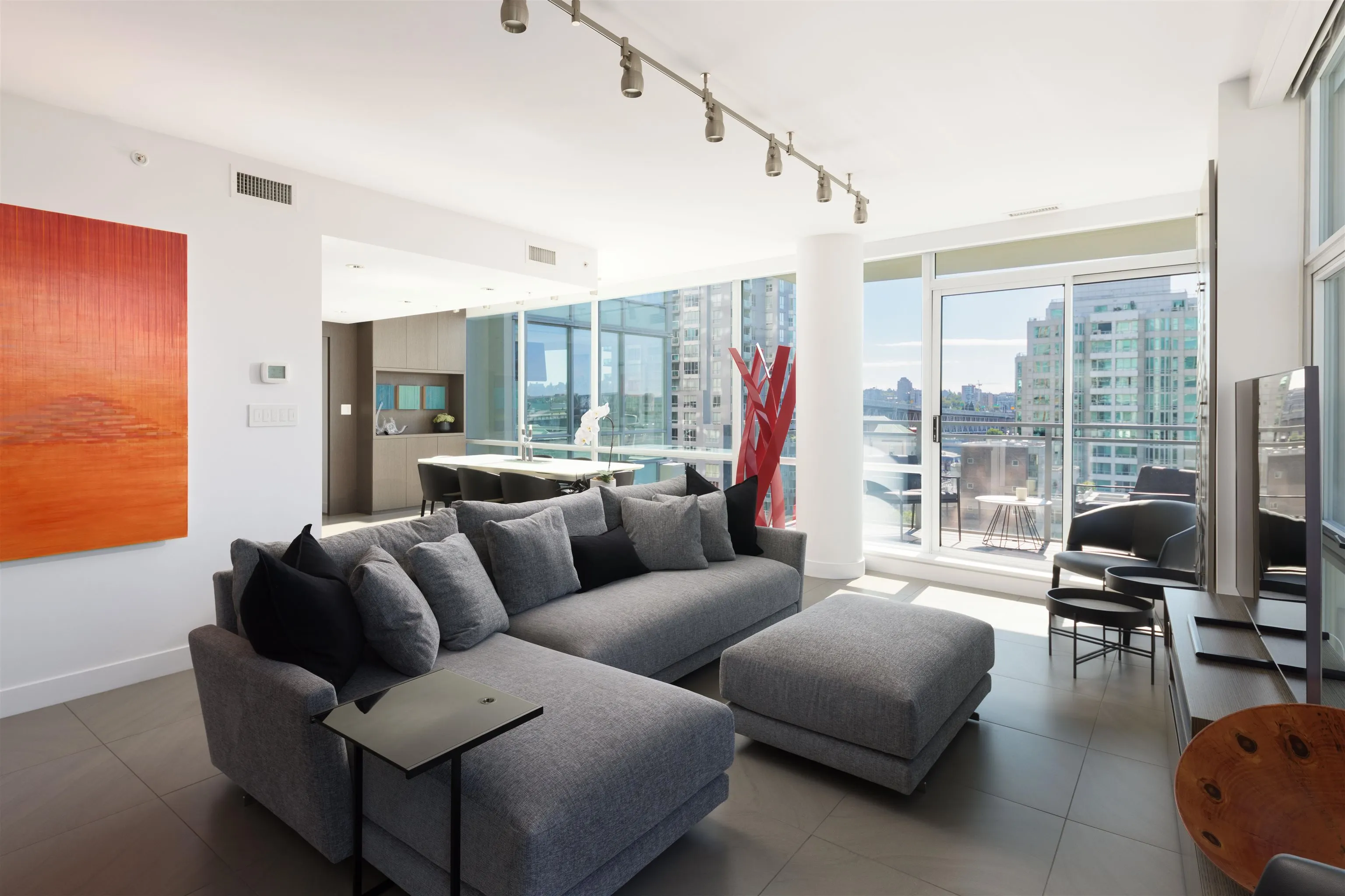 1455 Howe Street #805