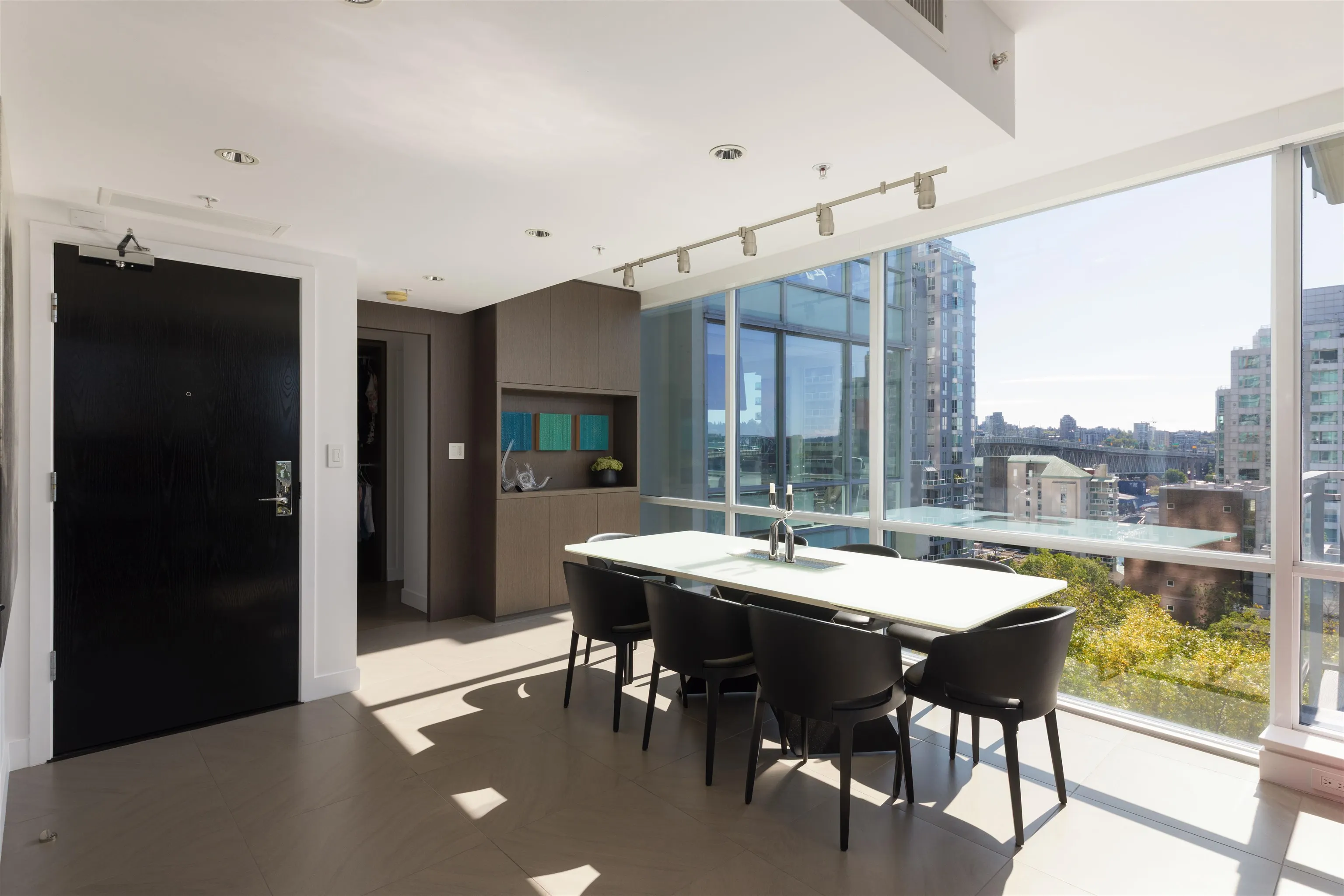 1455 Howe Street #805