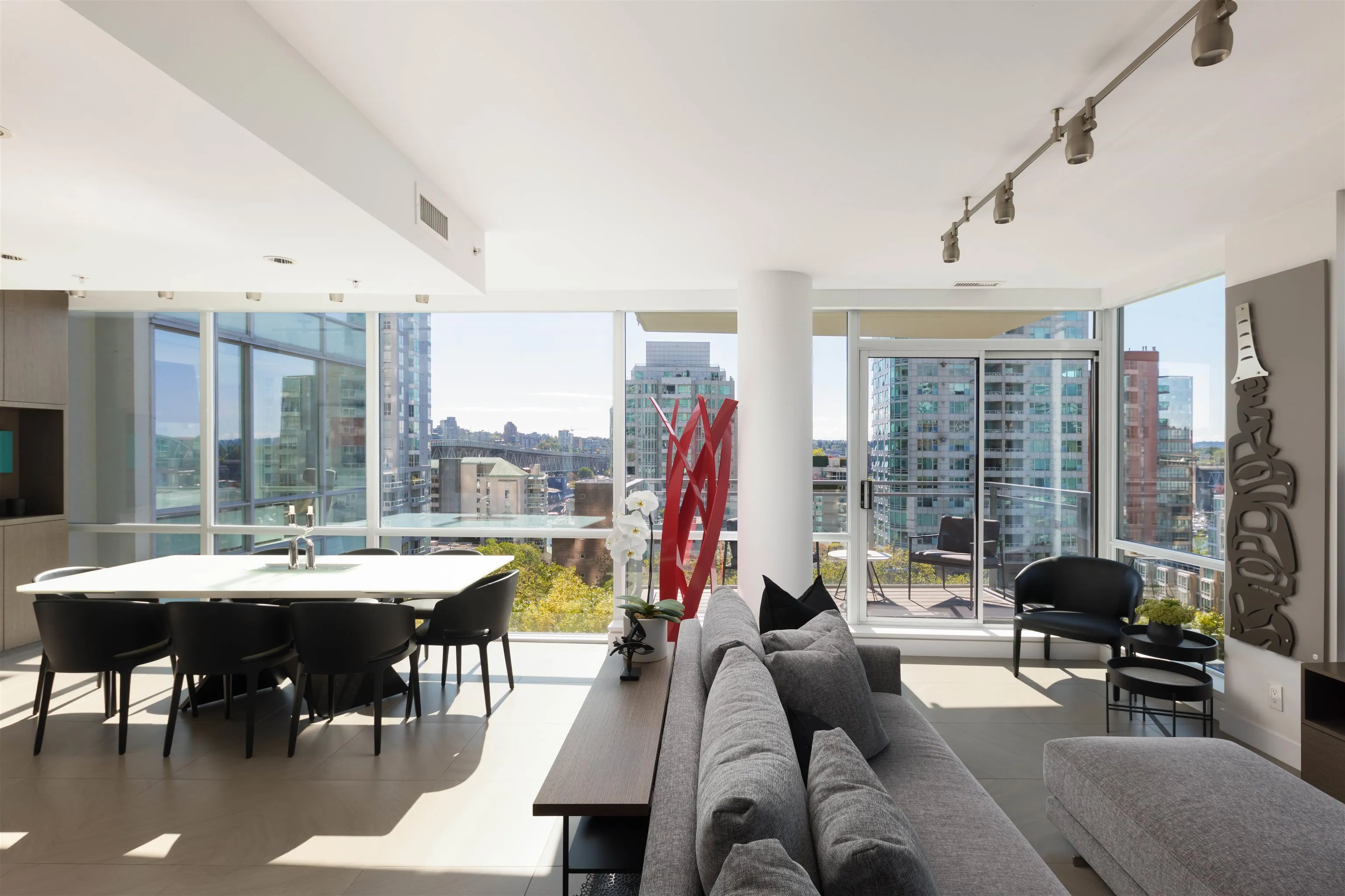 1455 Howe Street #805