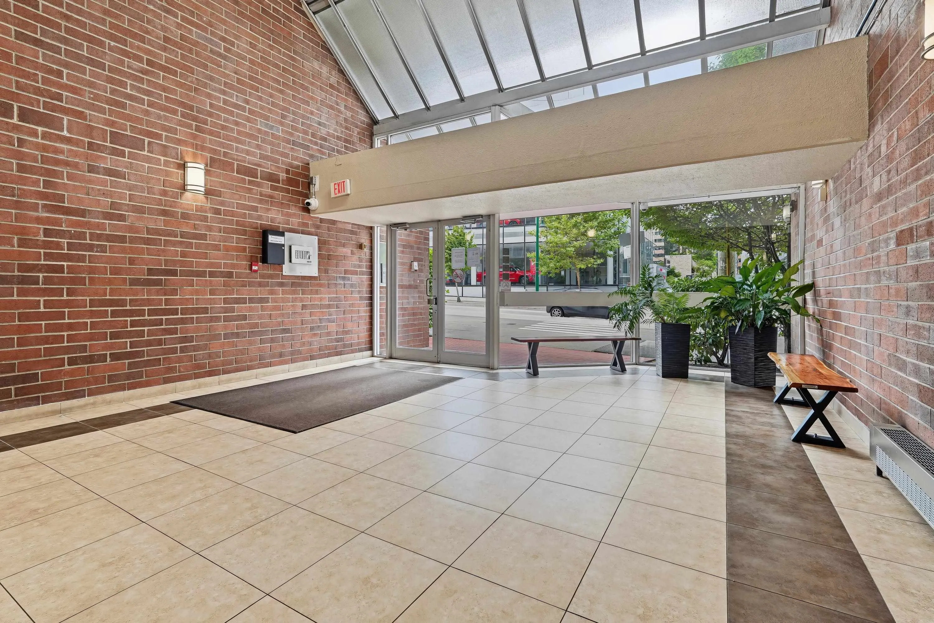 950 Drake Street #206