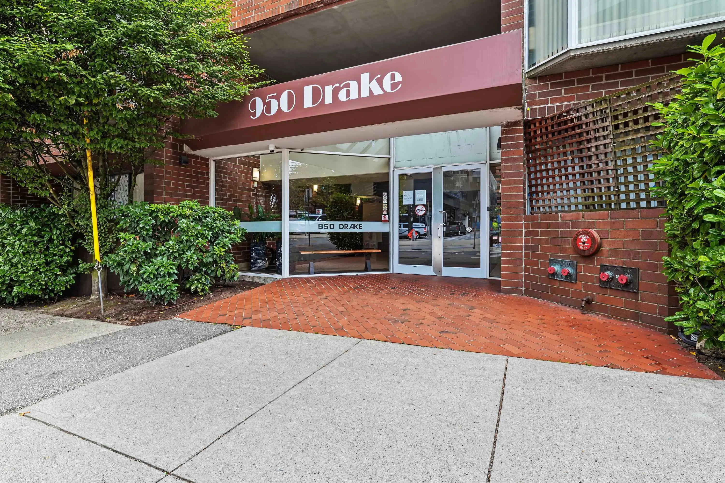 950 Drake Street #206