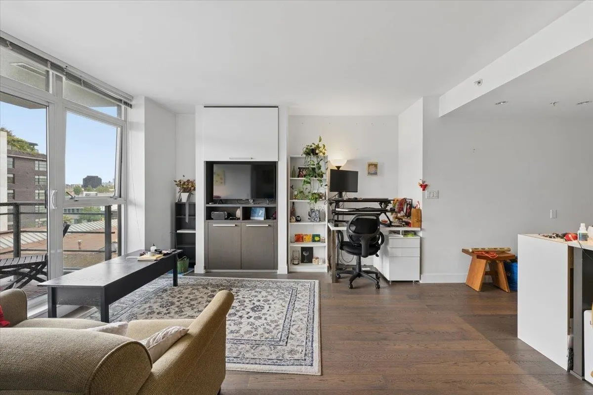 288 W 1st Avenue #608