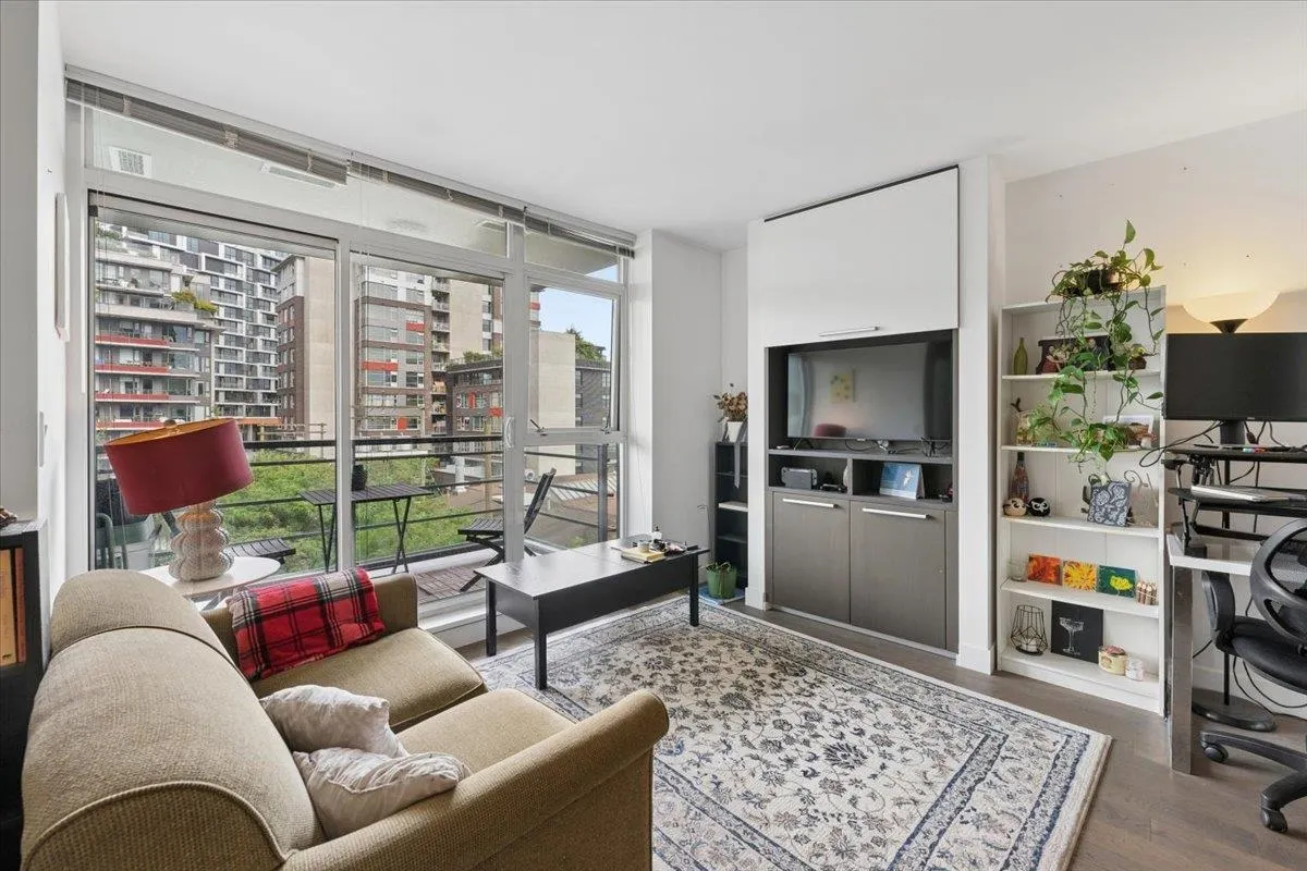 288 W 1st Avenue #608