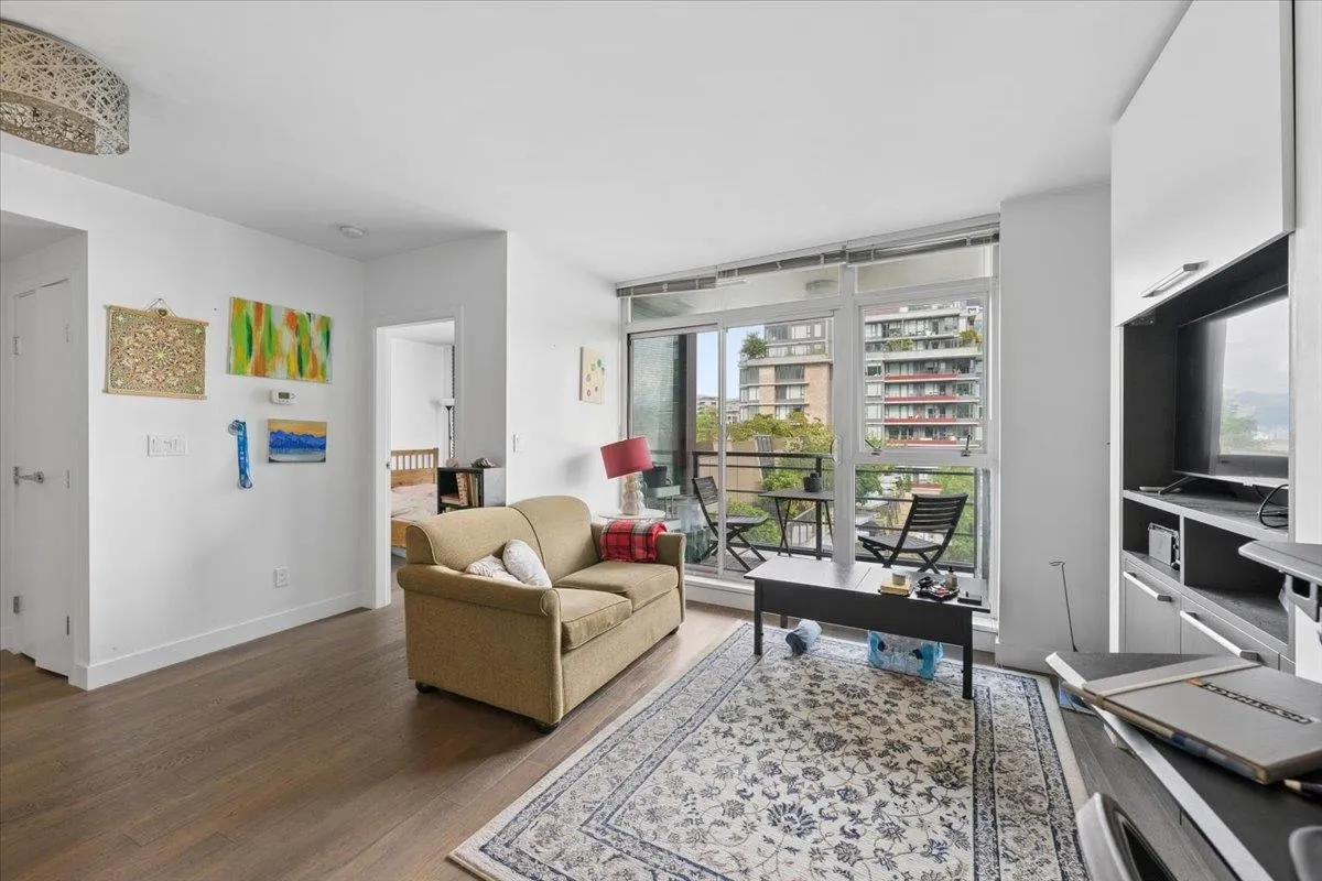 288 W 1st Avenue #608