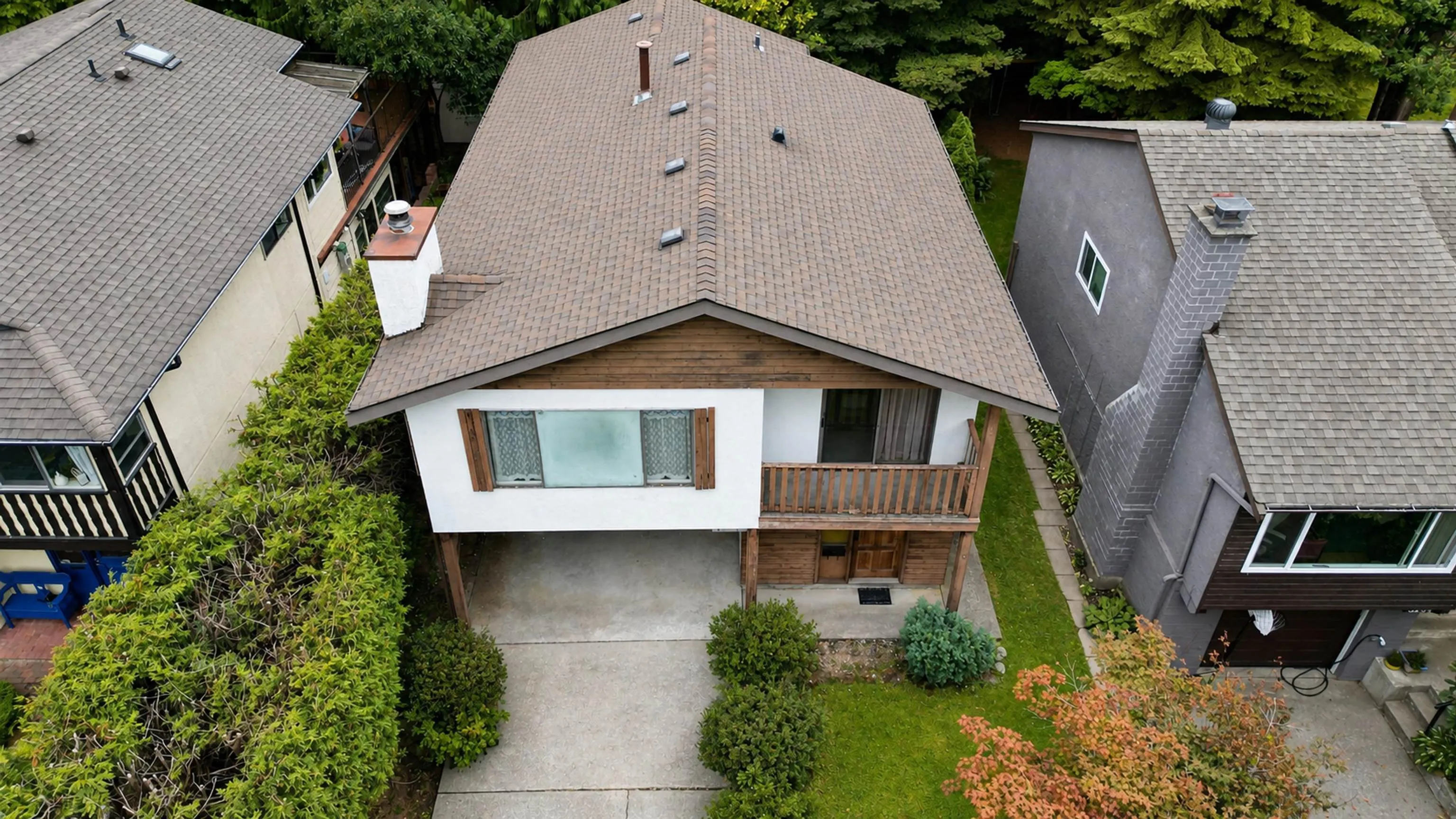 3232 Salt Spring Avenue