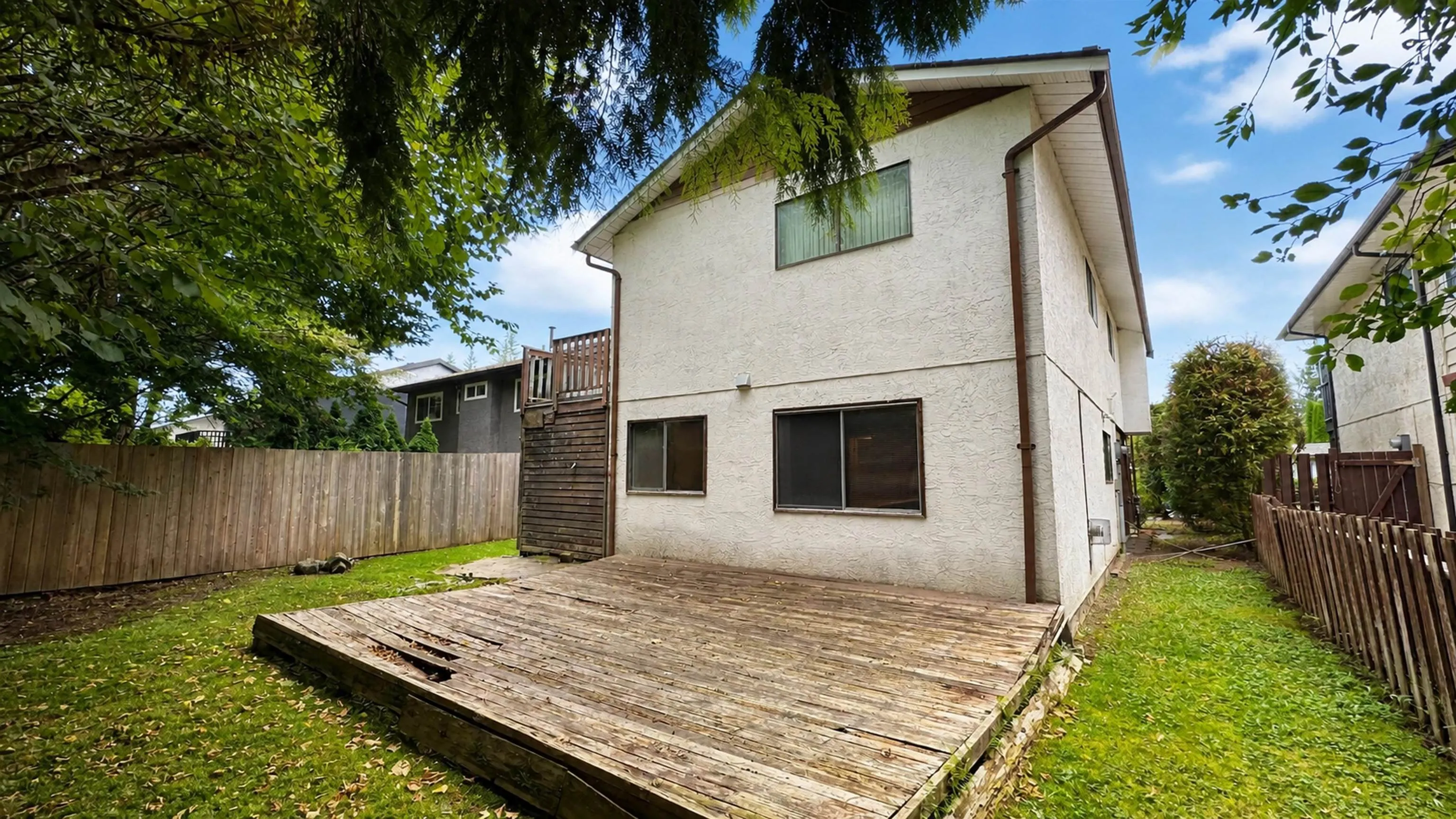 3232 Salt Spring Avenue