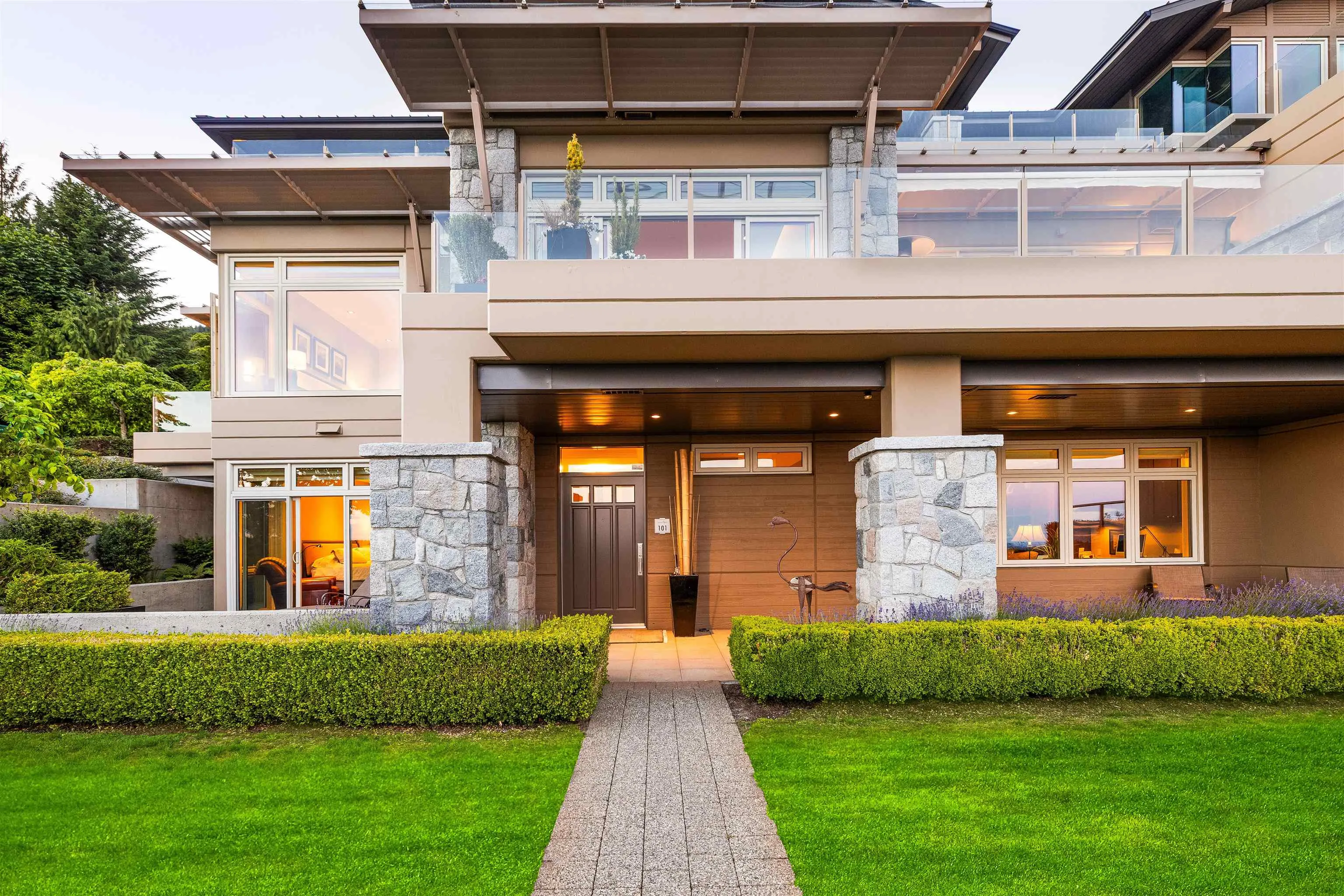 2535 Garden Court #101