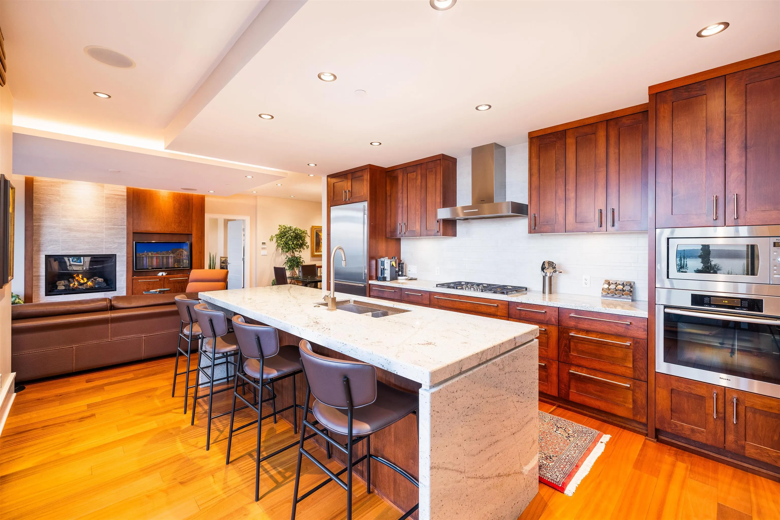 2535 Garden Court #101