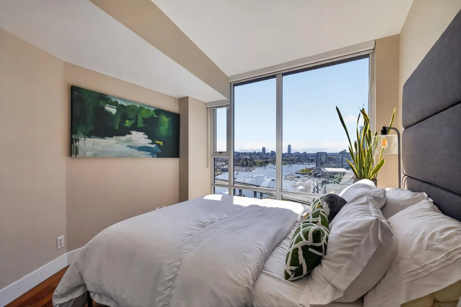 8 Smithe Mews #2503