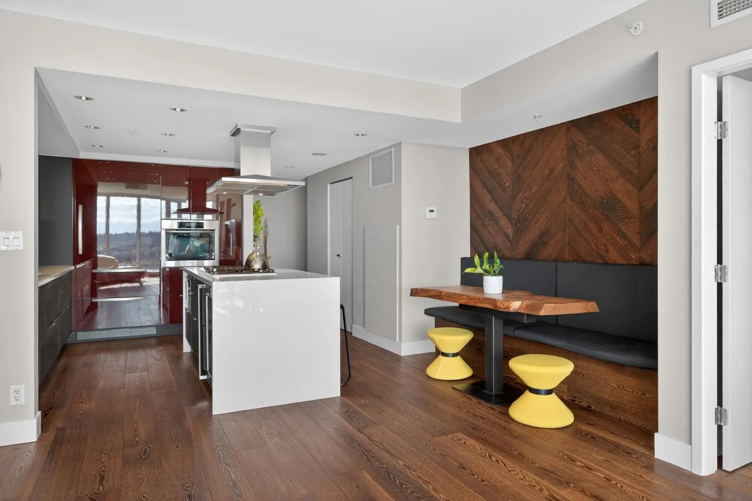 8 Smithe Mews #2503