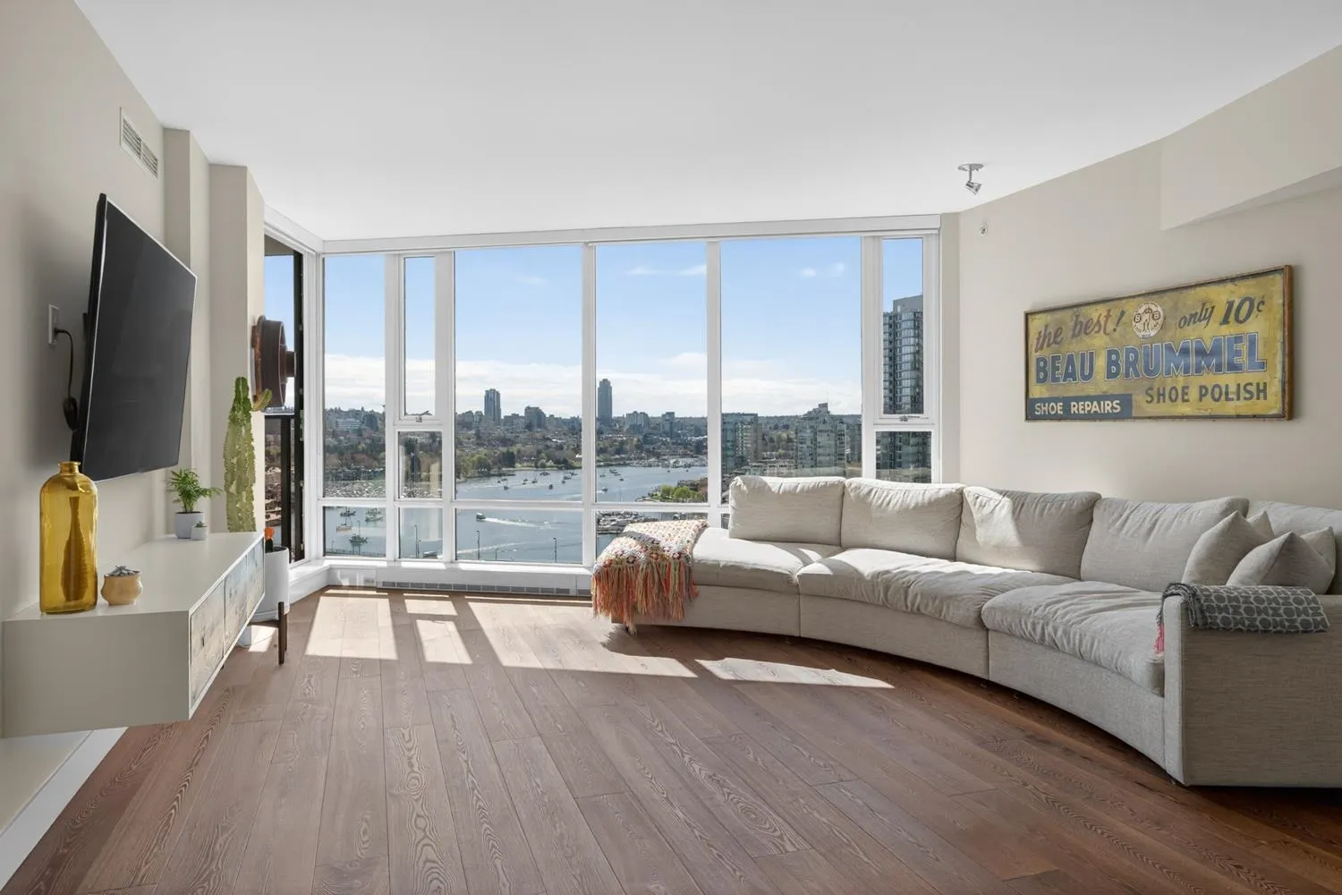 8 Smithe Mews #2503