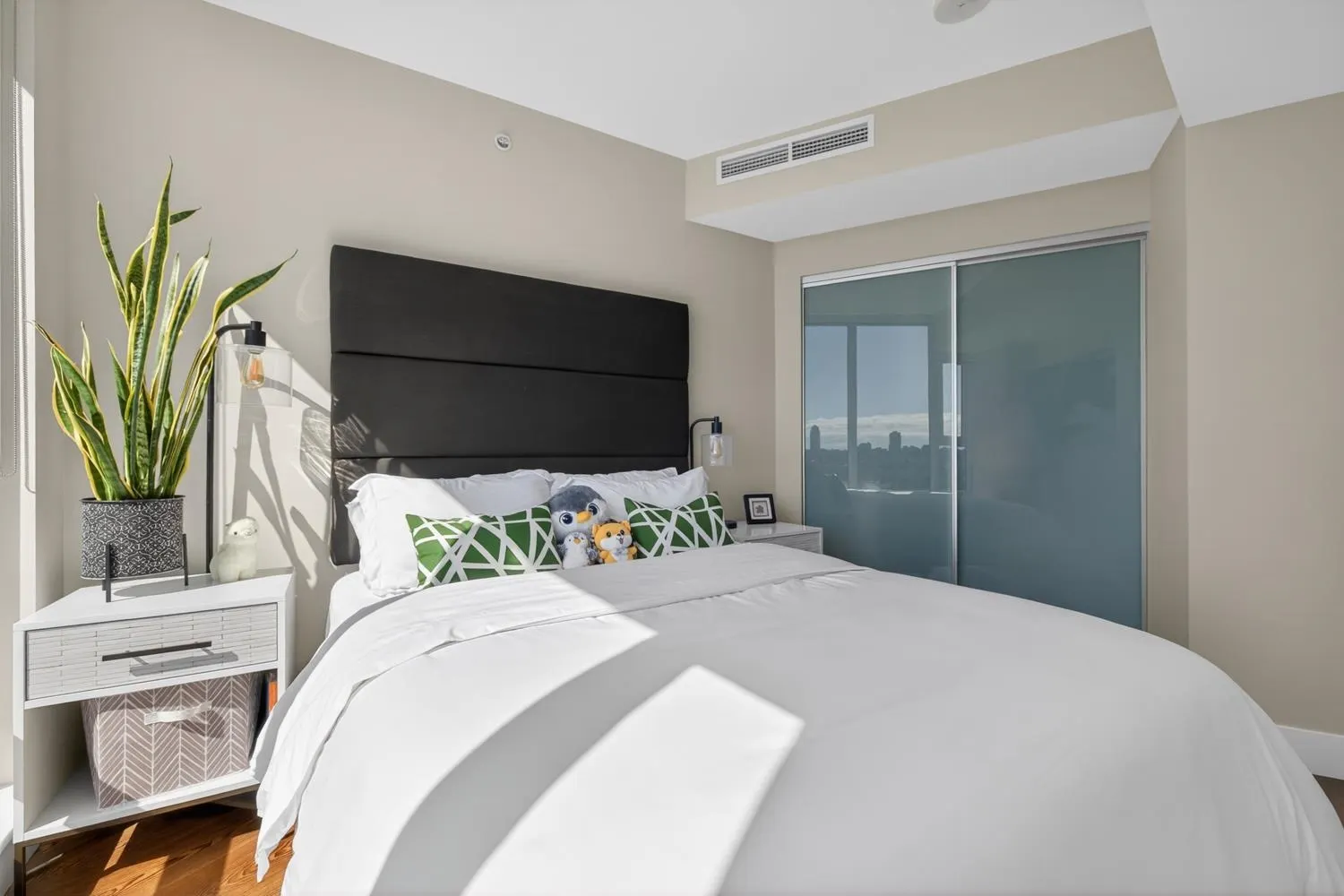 8 Smithe Mews #2503