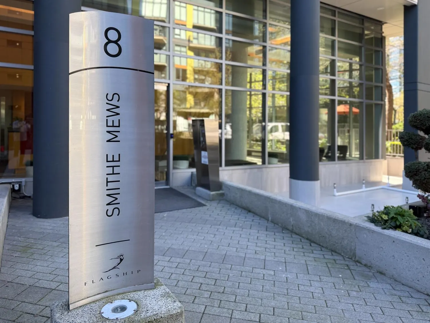 8 Smithe Mews #2503