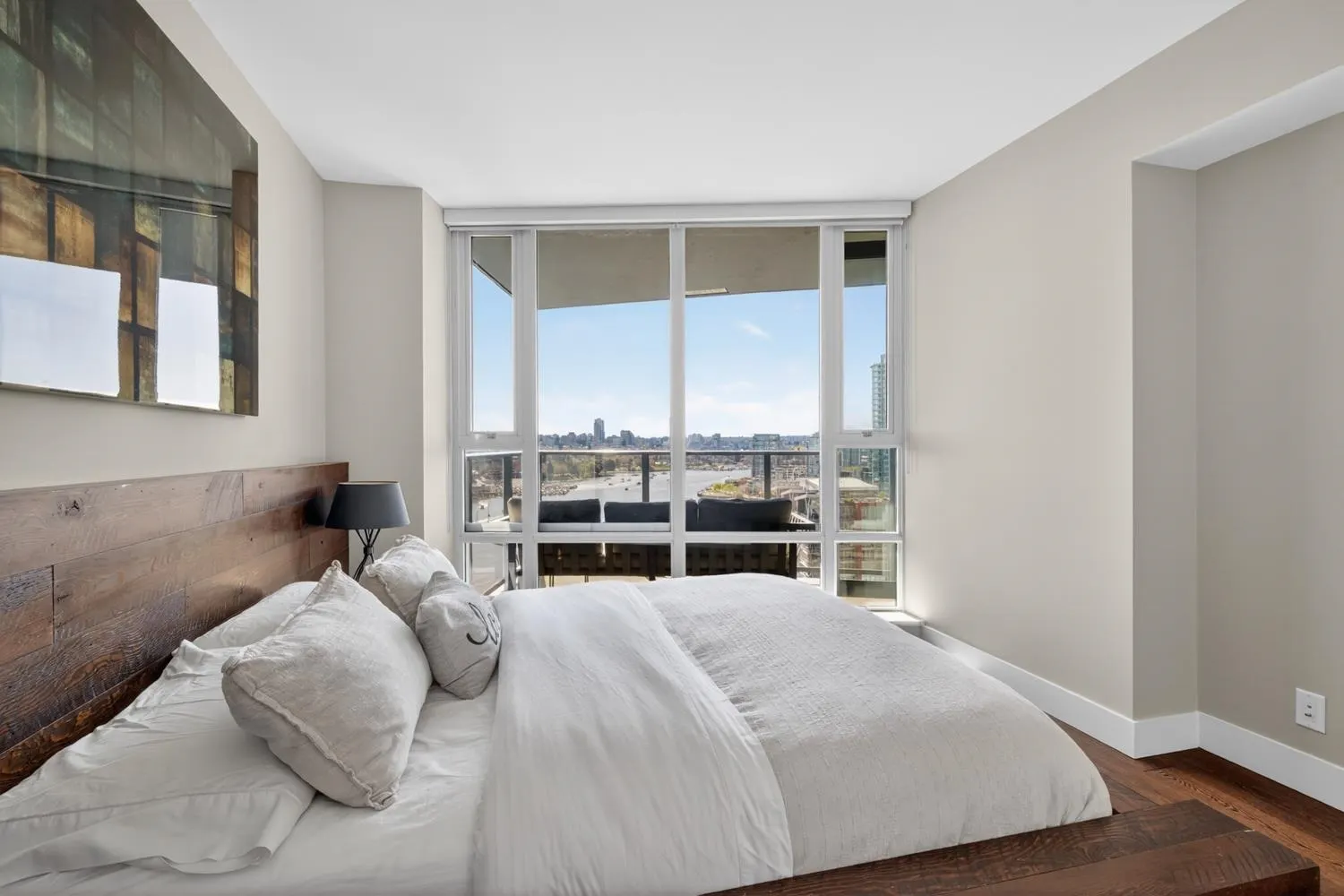 8 Smithe Mews #2503