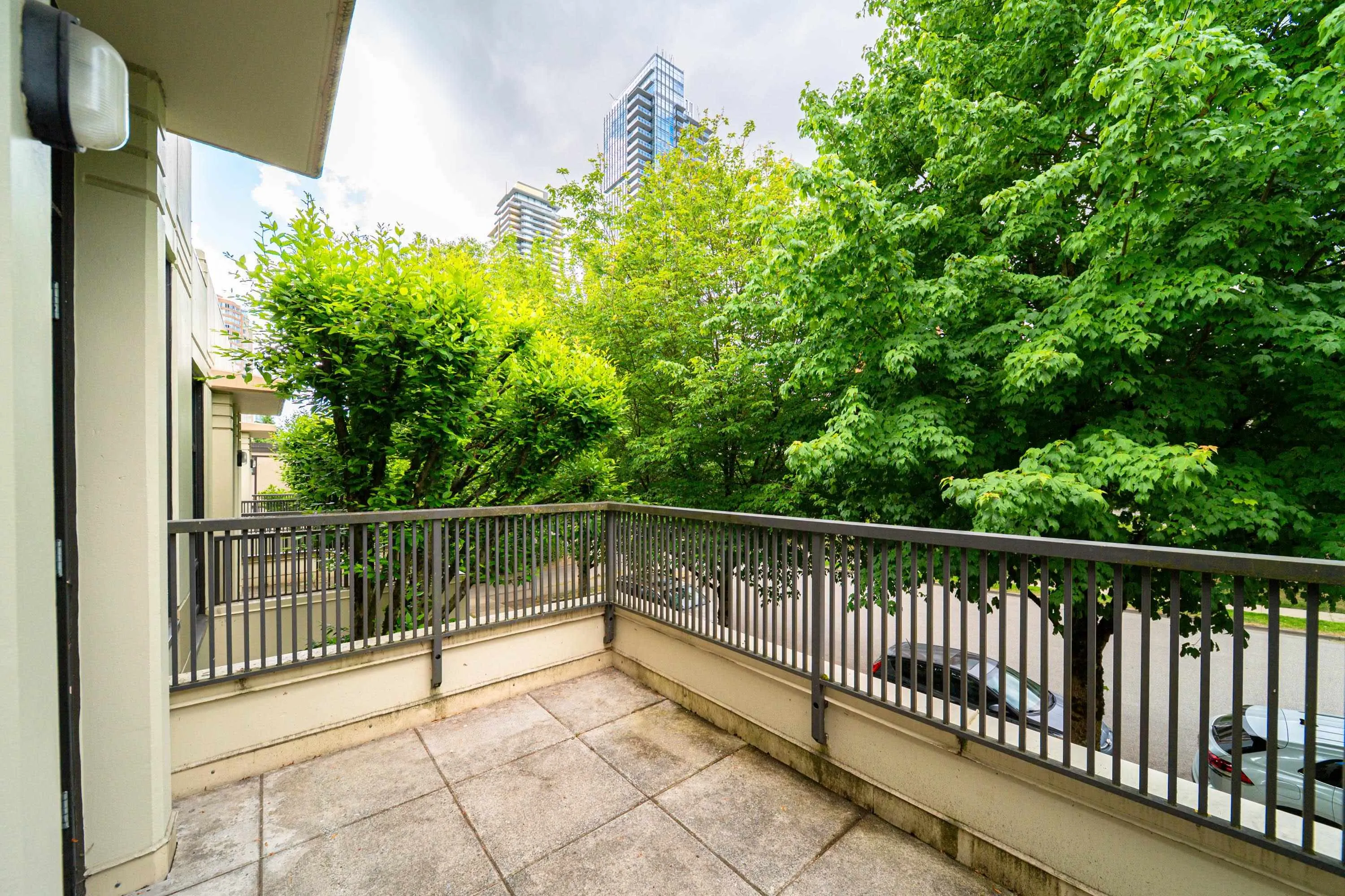 4333 Central Boulevard #8