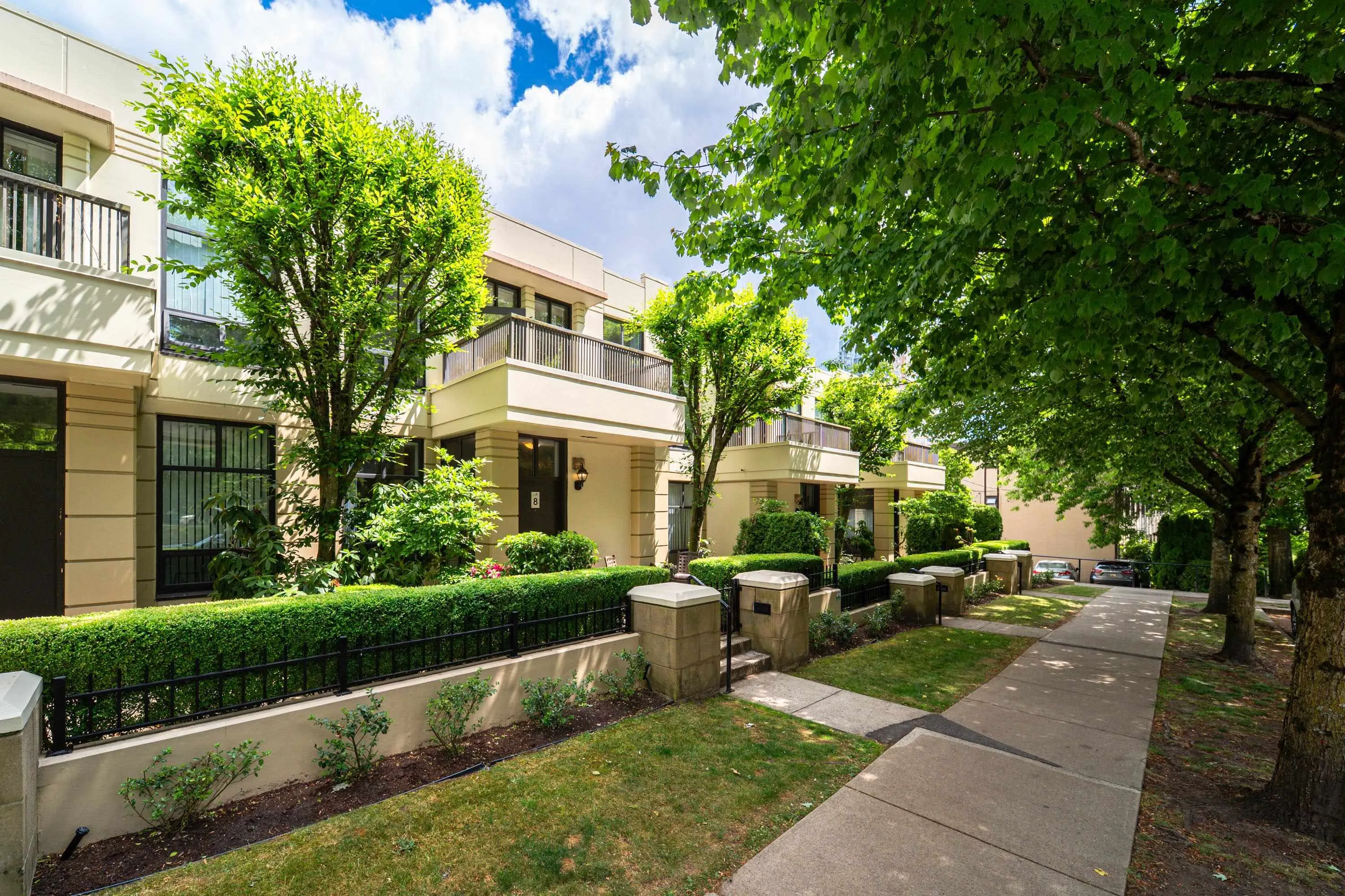 4333 Central Boulevard #8