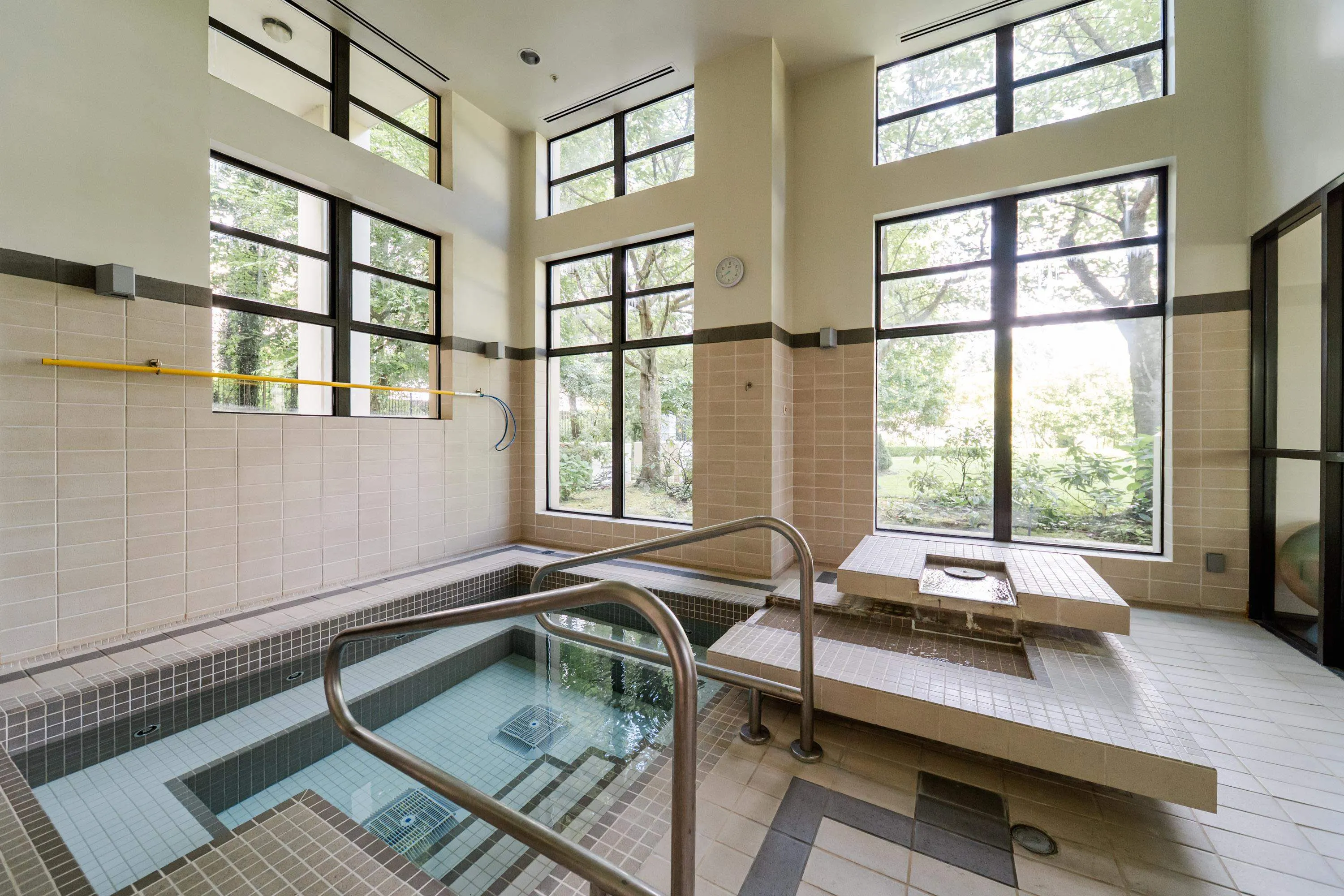 4333 Central Boulevard #8